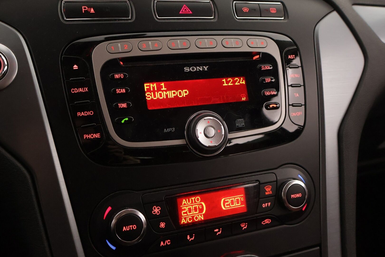 Ford Mondeo 2012 2,0 TDCi 140hv PowerShift Titanium *YritysOutlet - Myydään vain yrityksille* Webasto / Ruskeat nahat / P-Tutkat * - YritysOutlet - Myydään vain yrityksille *