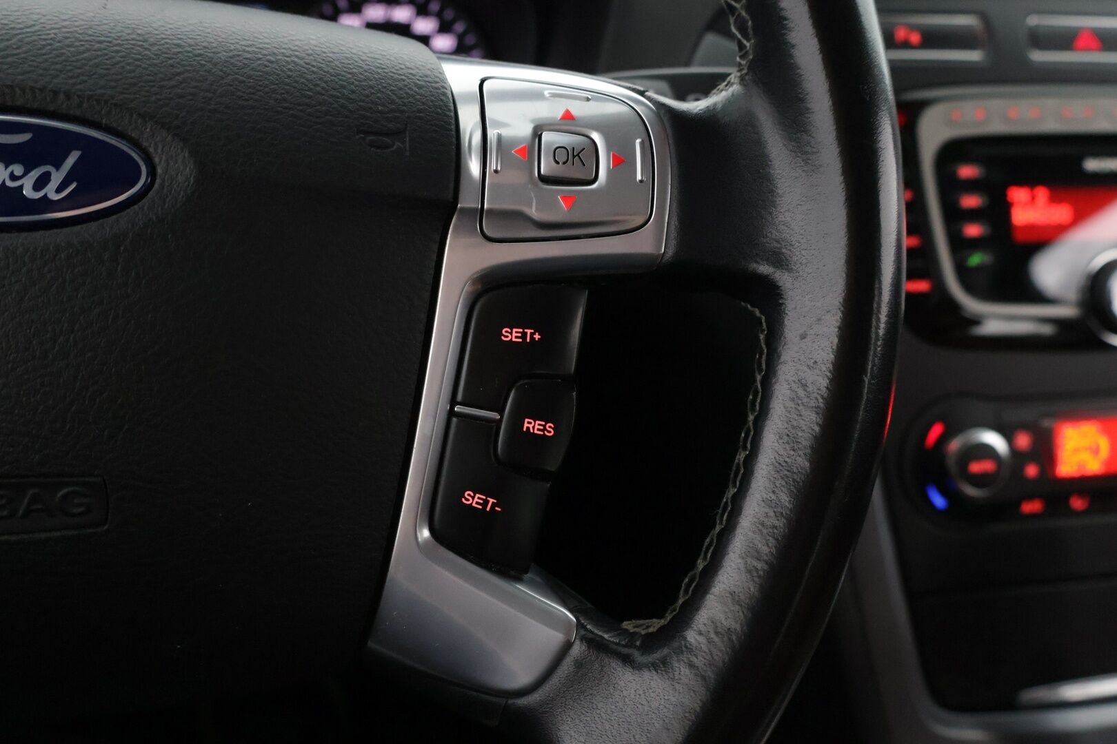 Ford Mondeo 2012 2,0 TDCi 140hv PowerShift Titanium *YritysOutlet - Myydään vain yrityksille* Webasto / Ruskeat nahat / P-Tutkat * - YritysOutlet - Myydään vain yrityksille *