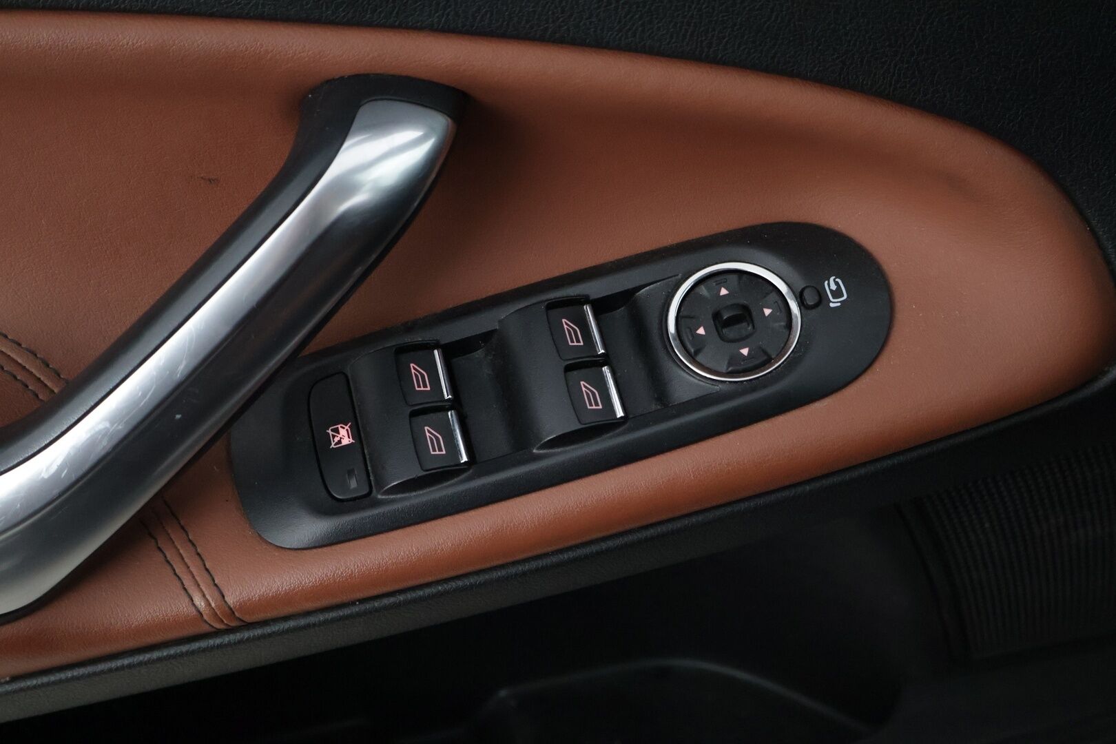Ford Mondeo 2012 2,0 TDCi 140hv PowerShift Titanium *YritysOutlet - Myydään vain yrityksille* Webasto / Ruskeat nahat / P-Tutkat * - YritysOutlet - Myydään vain yrityksille *