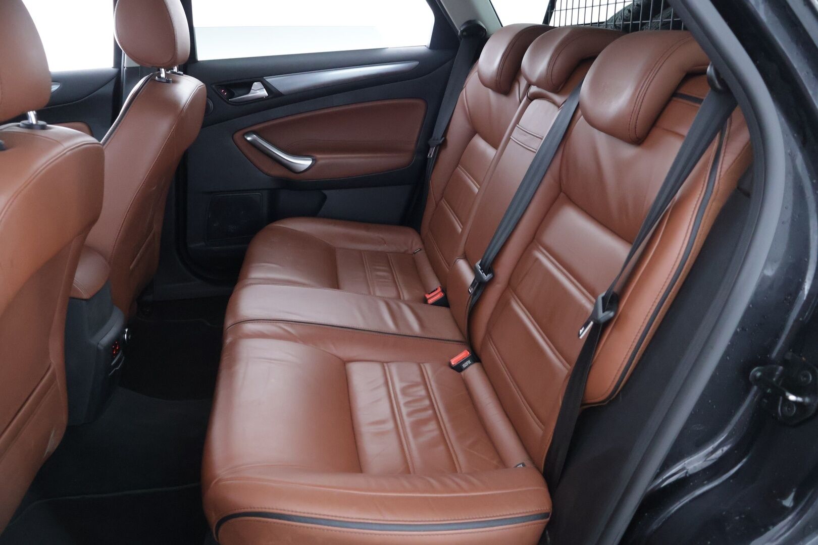 Ford Mondeo 2012 2,0 TDCi 140hv PowerShift Titanium *YritysOutlet - Myydään vain yrityksille* Webasto / Ruskeat nahat / P-Tutkat * - YritysOutlet - Myydään vain yrityksille *