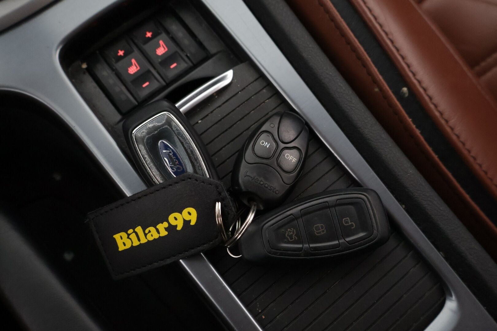Ford Mondeo 2012 2,0 TDCi 140hv PowerShift Titanium *YritysOutlet - Myydään vain yrityksille* Webasto / Ruskeat nahat / P-Tutkat * - YritysOutlet - Myydään vain yrityksille *
