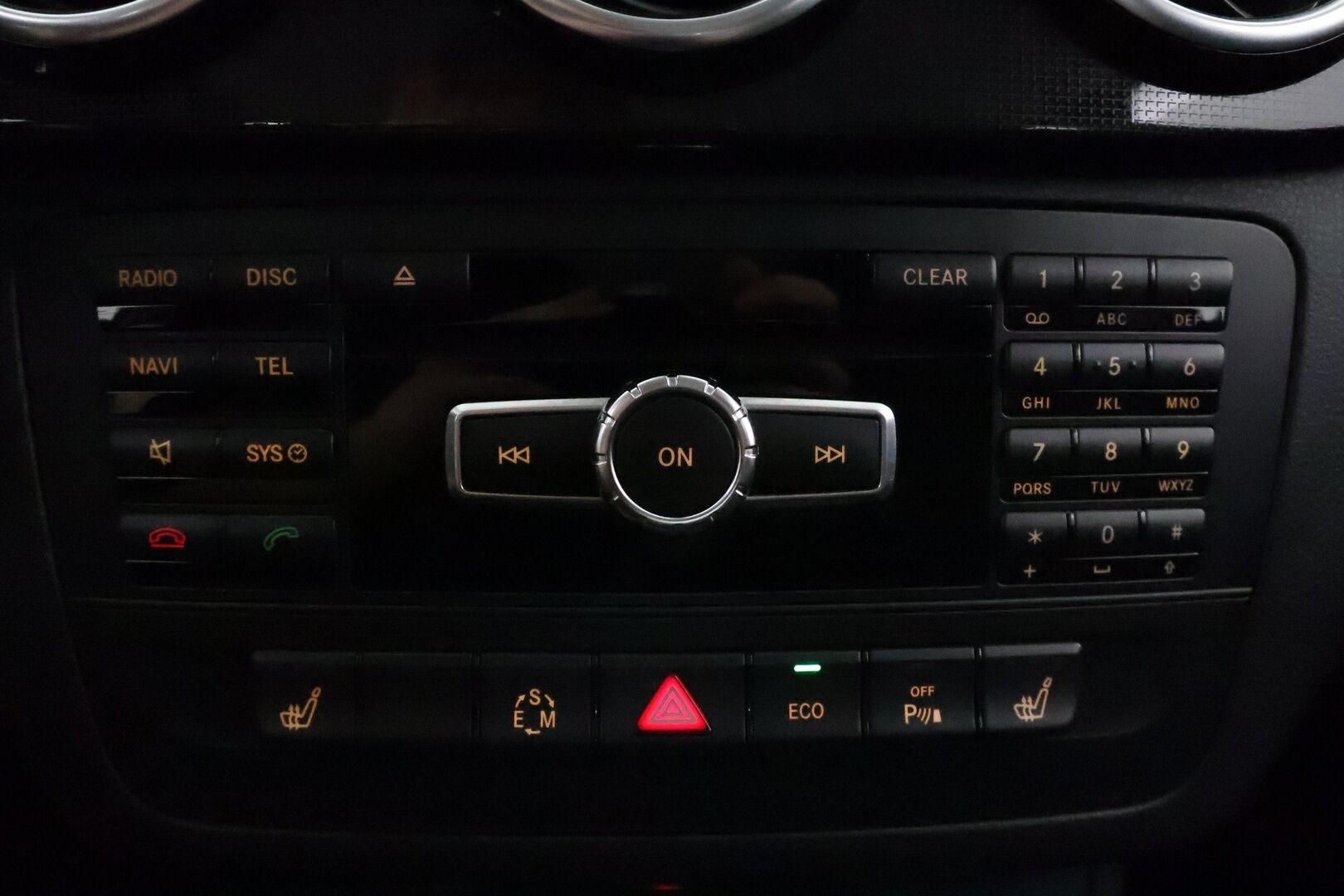 Mercedes-Benz B 2012 180 BE A Premium Business **Vakkari / Lohkolämmitin / P.tutkat / Bluetooth / Ilmastointi / Koukku** - Suomi-auto / Merkkihuollettu 