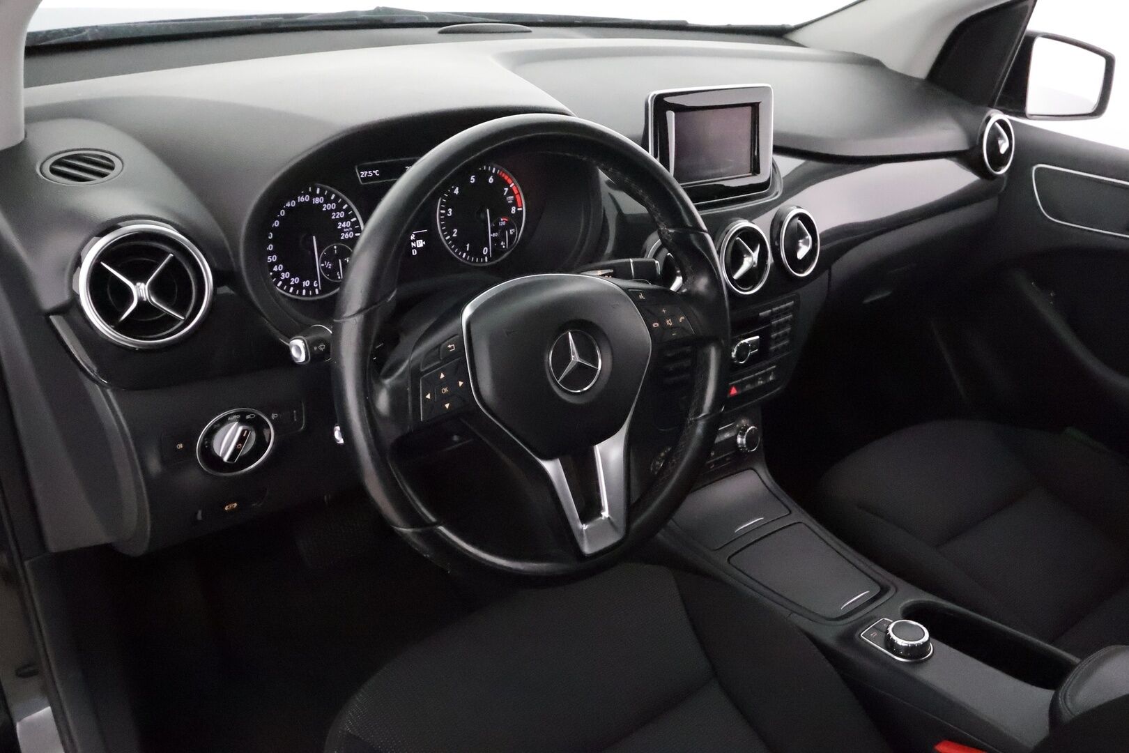 Mercedes-Benz B 2012 180 BE A Premium Business **Vakkari / Lohkolämmitin / P.tutkat / Bluetooth / Ilmastointi / Koukku** - Suomi-auto / Merkkihuollettu 