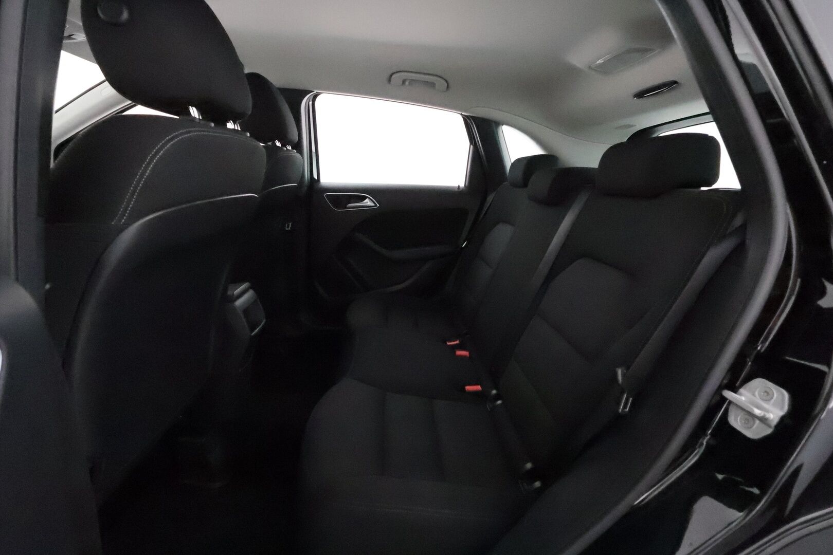 Mercedes-Benz B 2012 180 BE A Premium Business **Vakkari / Lohkolämmitin / P.tutkat / Bluetooth / Ilmastointi / Koukku** - Suomi-auto / Merkkihuollettu 