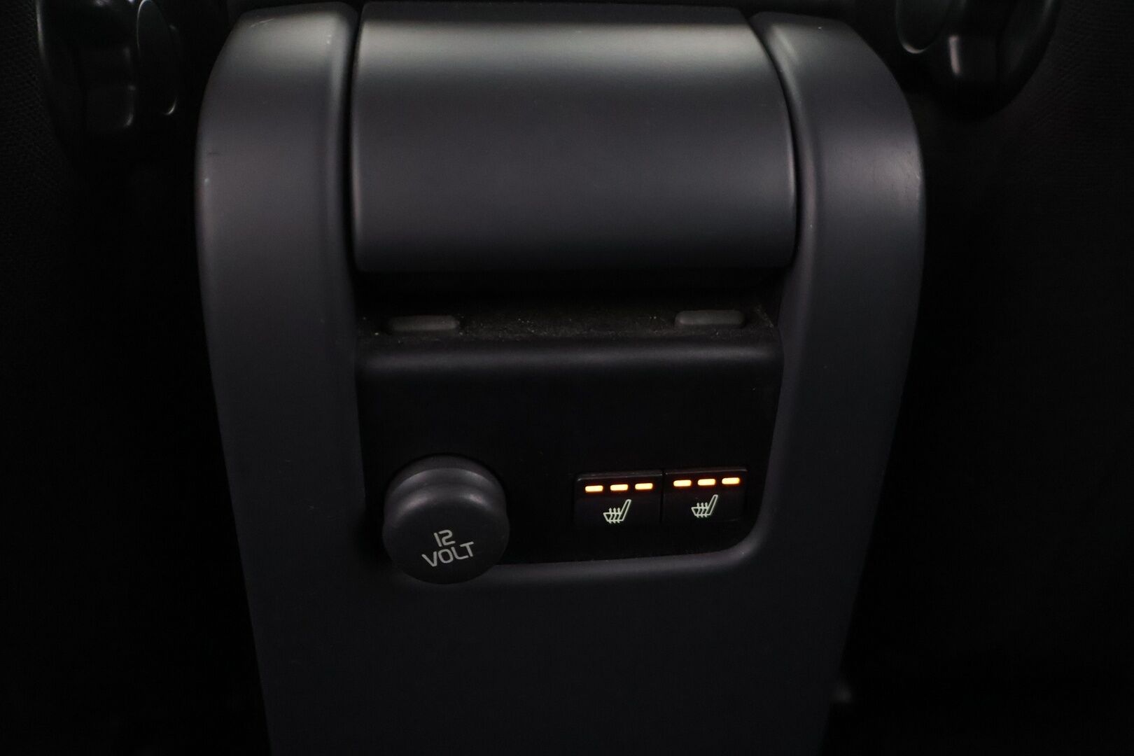 Volvo V60 2013 D2 Kinetic aut - YritysOutlet - Myydään vain yrityksille - Suomiauto / High Performance Audio / Lohkolämmitin / Vakkari / 2x Renkaat Aluvantein / Siisti yksilö!