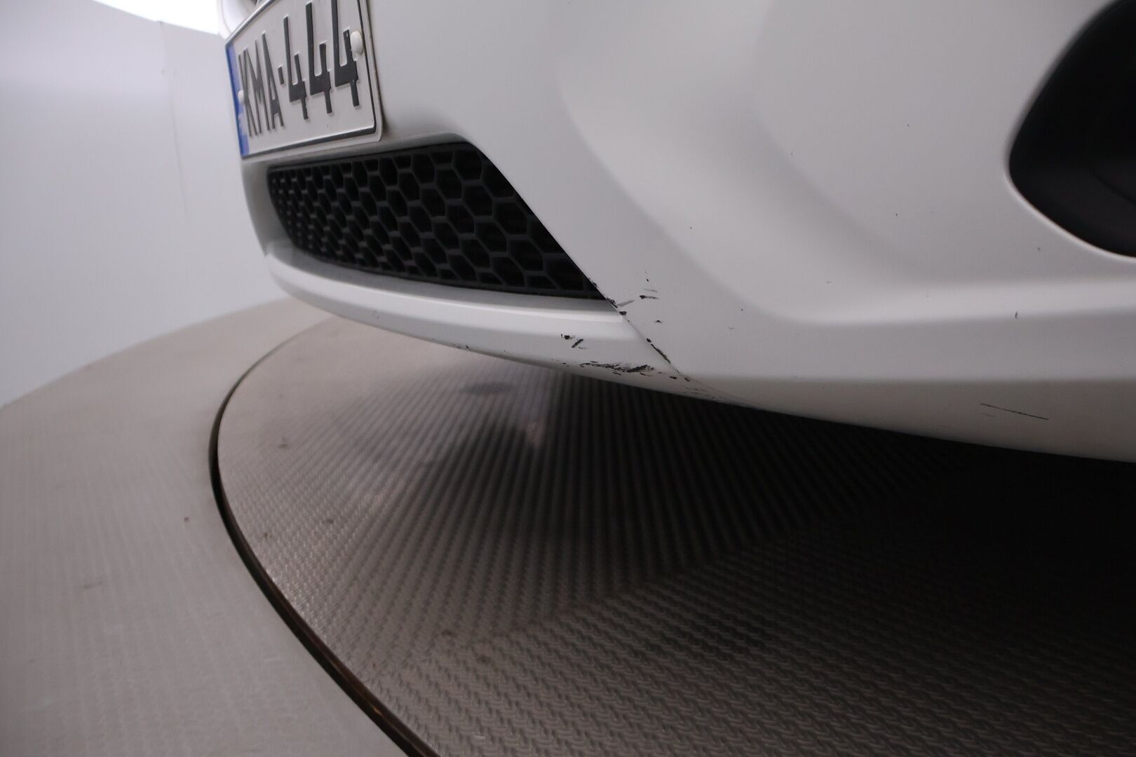 Volvo V60 2013 D2 Kinetic aut - YritysOutlet - Myydään vain yrityksille - Suomiauto / High Performance Audio / Lohkolämmitin / Vakkari / 2x Renkaat Aluvantein / Siisti yksilö!