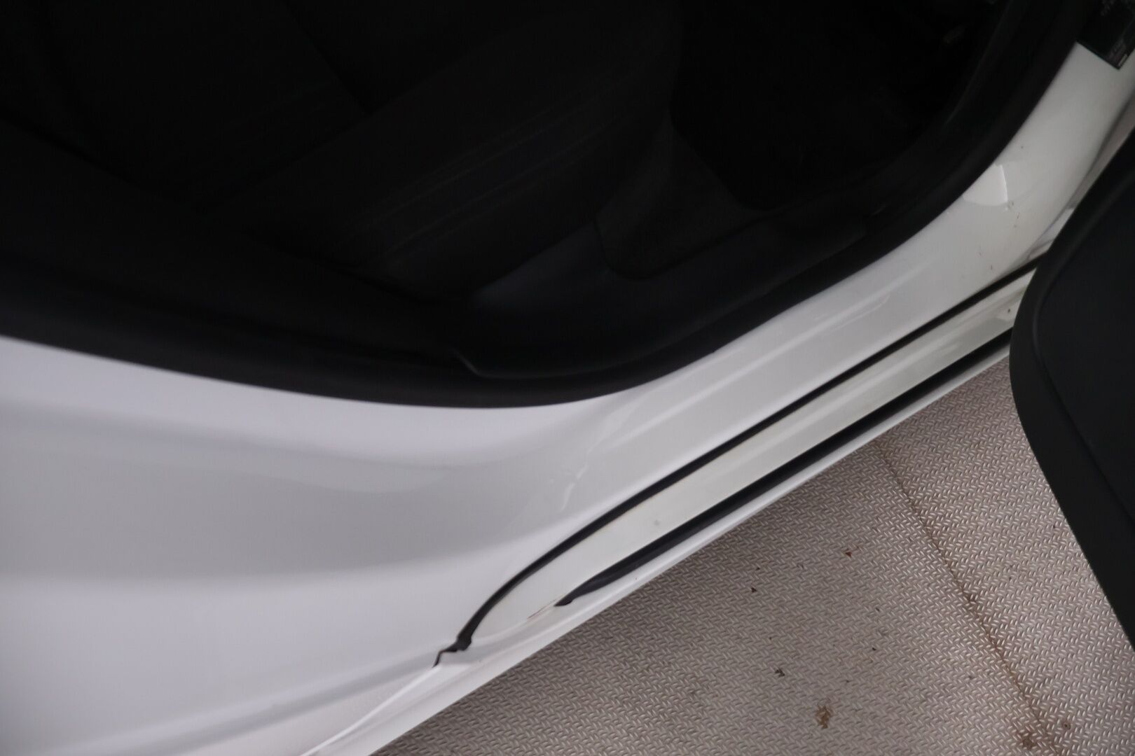 Volvo V60 2013 D2 Kinetic aut - YritysOutlet - Myydään vain yrityksille - Suomiauto / High Performance Audio / Lohkolämmitin / Vakkari / 2x Renkaat Aluvantein / Siisti yksilö!