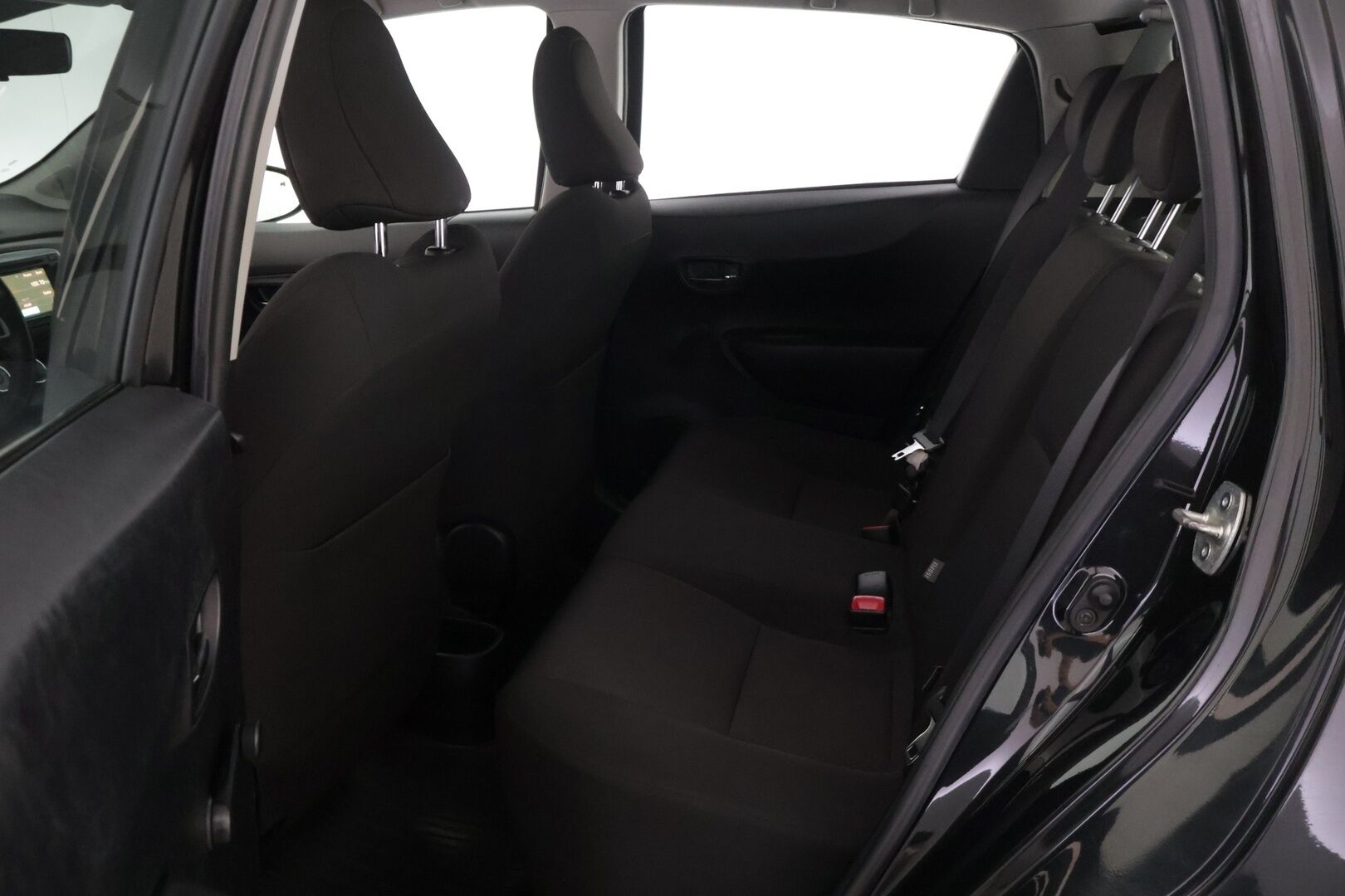 Toyota Yaris 2013 1,33 Dual VVT-i Style 5ov - Suomi-auto | Navigointi | P.kamera | Lohko+sisäp | 2x Toyota alut | Ilmastointi | Isofix