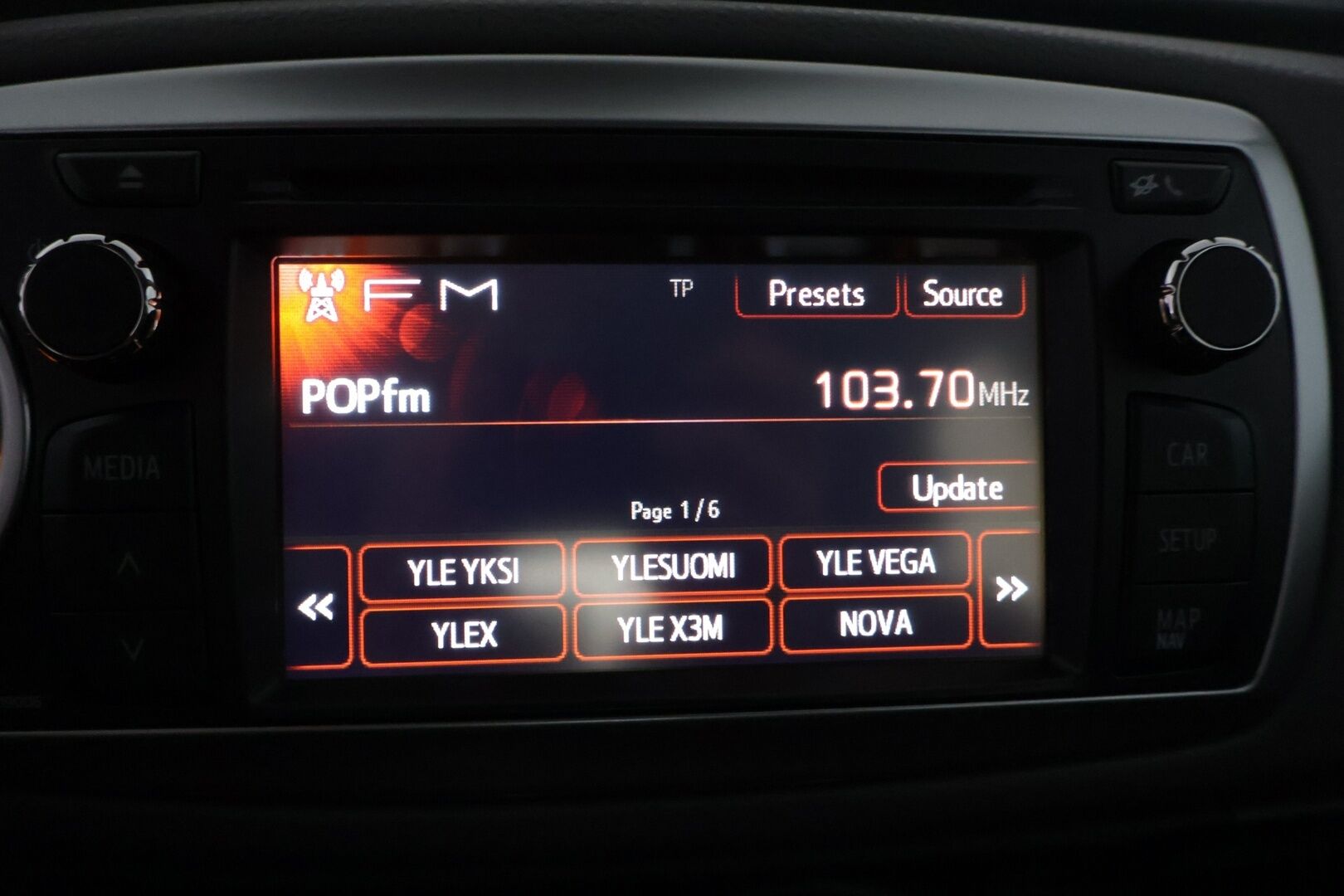 Toyota Yaris 2013 1,33 Dual VVT-i Style 5ov - Suomi-auto | Navigointi | P.kamera | Lohko+sisäp | 2x Toyota alut | Ilmastointi | Isofix