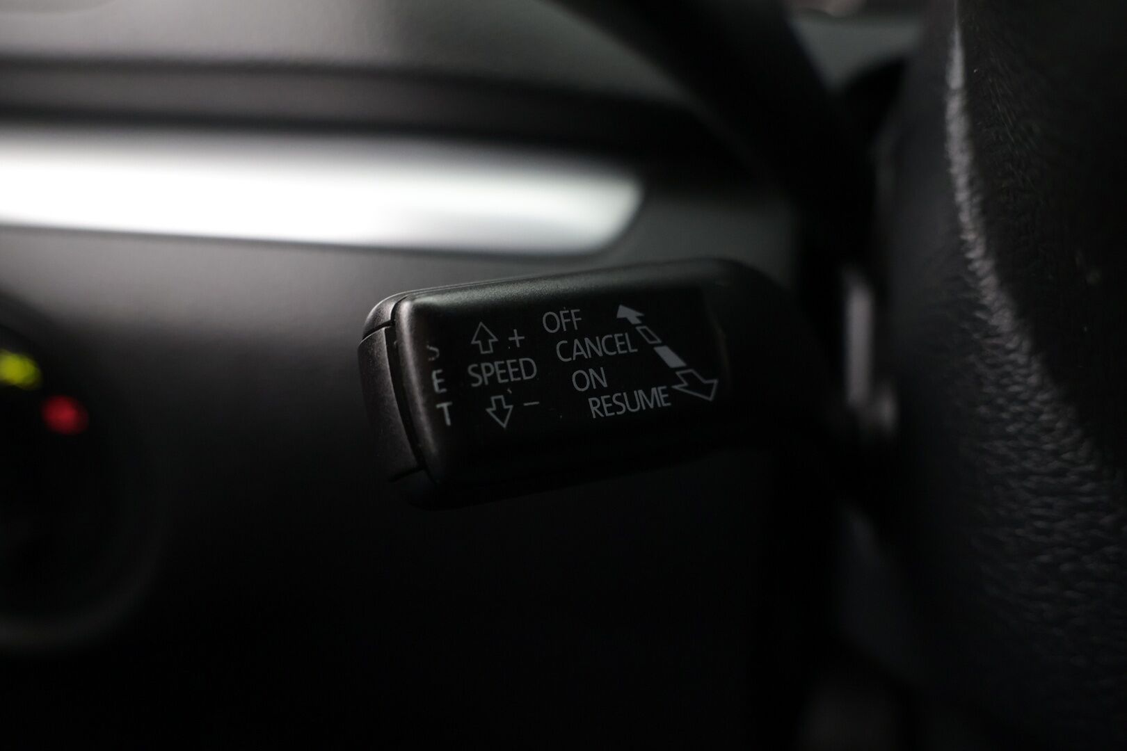 Volkswagen Sharan 2013 Highline 2,0 TDI 125kW DSG 7-P * Suomi-auto / Webasto / Koukku / Tutkat / Vakkari * - Sähkötoimiset sivuovet / Navi / Tutkat edessä ja takana - HULLUT AVAJAISHULINAT KORKOTARJOUS 3,29 %