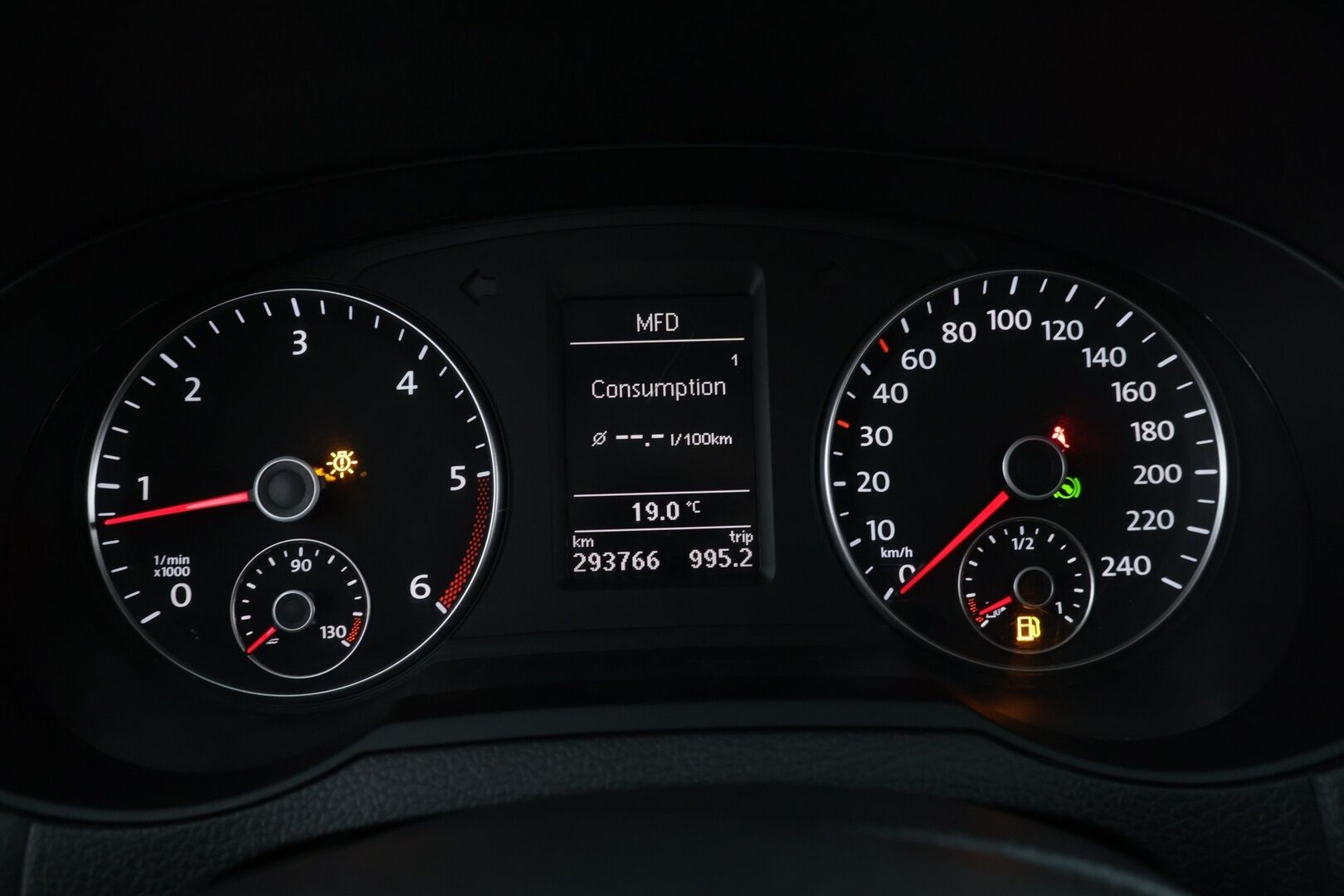 Volkswagen Sharan 2013 Highline 2,0 TDI 125kW DSG 7-P * Suomi-auto / Webasto / Koukku / Tutkat / Vakkari * - Sähkötoimiset sivuovet / Navi / Tutkat edessä ja takana - HULLUT AVAJAISHULINAT KORKOTARJOUS 3,29 %