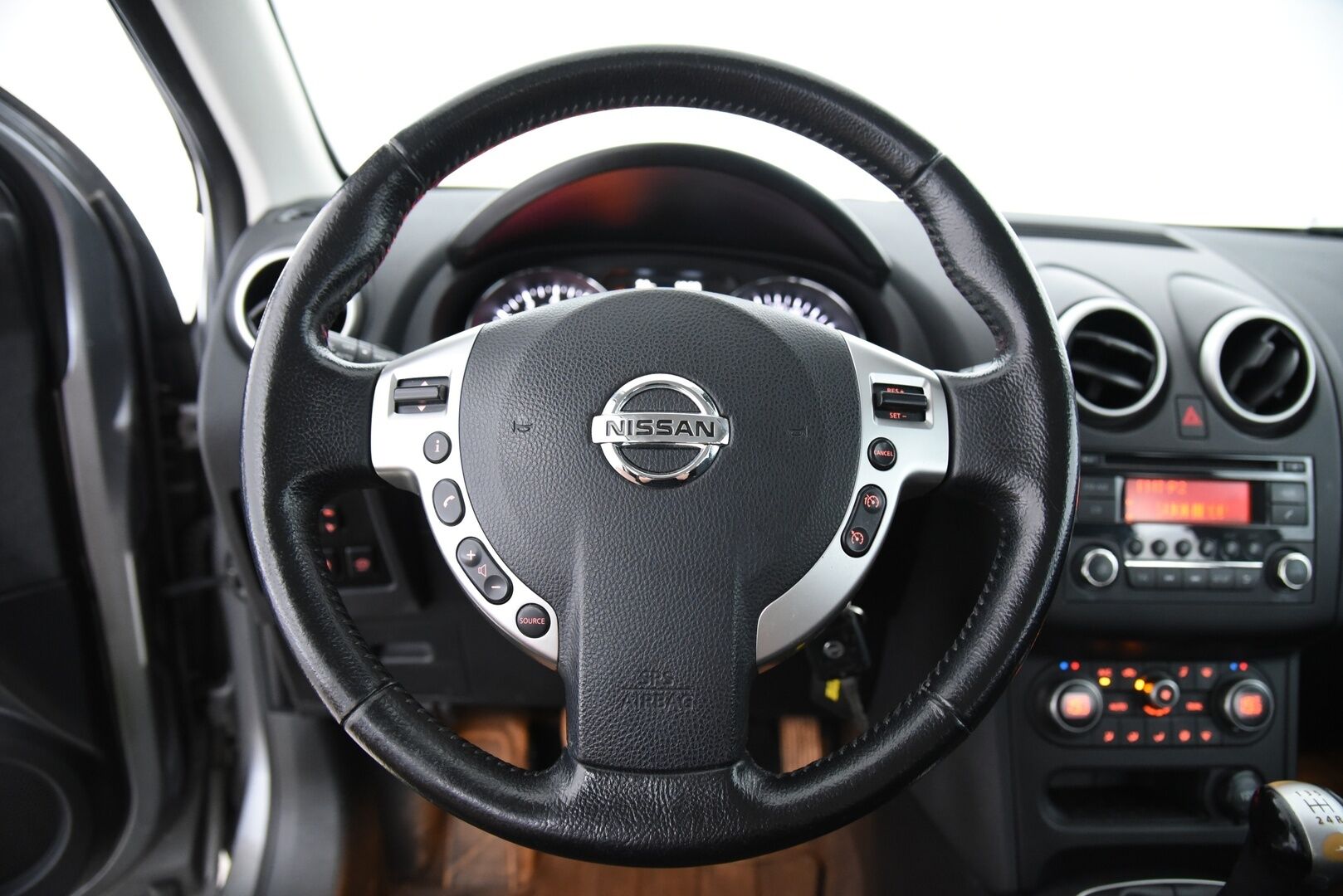 Nissan Qashqai 2012 1,6L Stop / Start System Acenta 2WD 5M/T MY11 - Myydään Huutokaupat.com:issa!