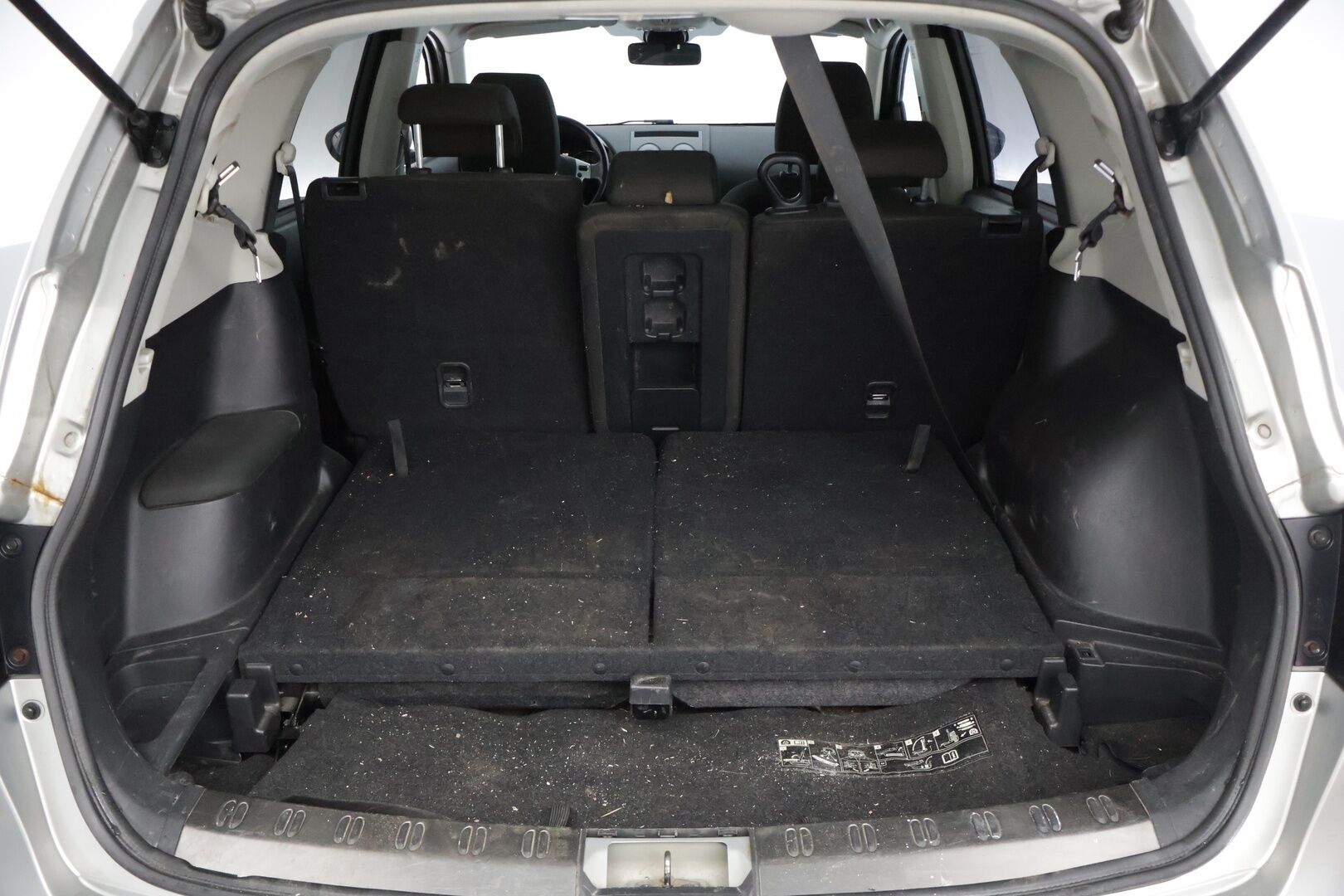 Nissan Qashqai+2 2012 1,6dCi DPF Stop / Start System Acenta 2WD 6M/T MY12 * / Myydään huutokaupassa / Vakkari / Lohko / * - Lohko puhaltimella, tässä myös vakionopeudensäädin 