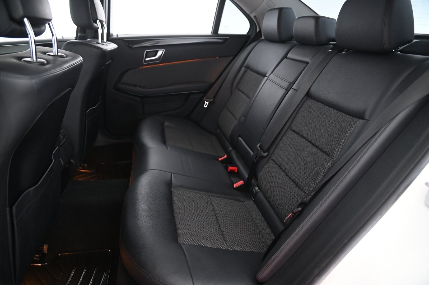 Mercedes-Benz E 2013 220 CDI BE A Premium Business - Avantgarde | Webasto | Koukku | 2.om | Suomi-auto | P*tutkat | Ortopedit muistilla | Vakkari | Uudet renkaat!