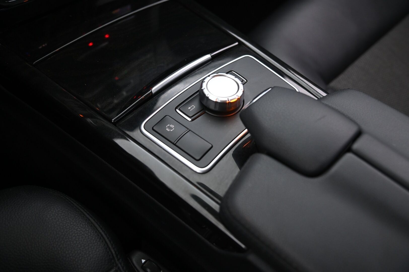 Mercedes-Benz E 2013 220 CDI BE A Premium Business - Avantgarde | Webasto | Koukku | 2.om | Suomi-auto | P*tutkat | Ortopedit muistilla | Vakkari | Uudet renkaat!