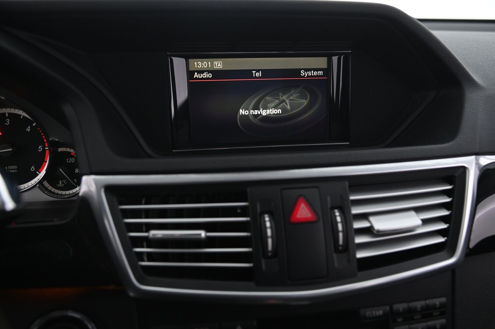 Mercedes-Benz E 2013 220 CDI BE A Premium Business - Avantgarde | Webasto | Koukku | 2.om | Suomi-auto | P*tutkat | Ortopedit muistilla | Vakkari | Uudet renkaat!