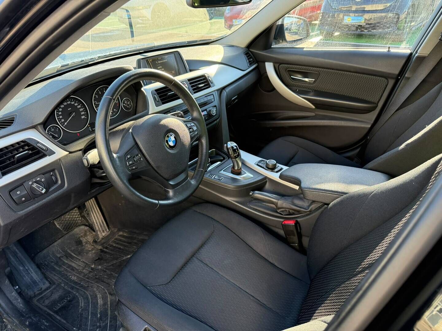 BMW 320 2013 F31 Touring 320i TwinPower Turbo A xDrive Limited xDrive Edition - Suomiauto | Vakkari | Xenon | Sähköluukku | Peruutustutka | Hiljattain huollettu | Ketju vaihdettu!!