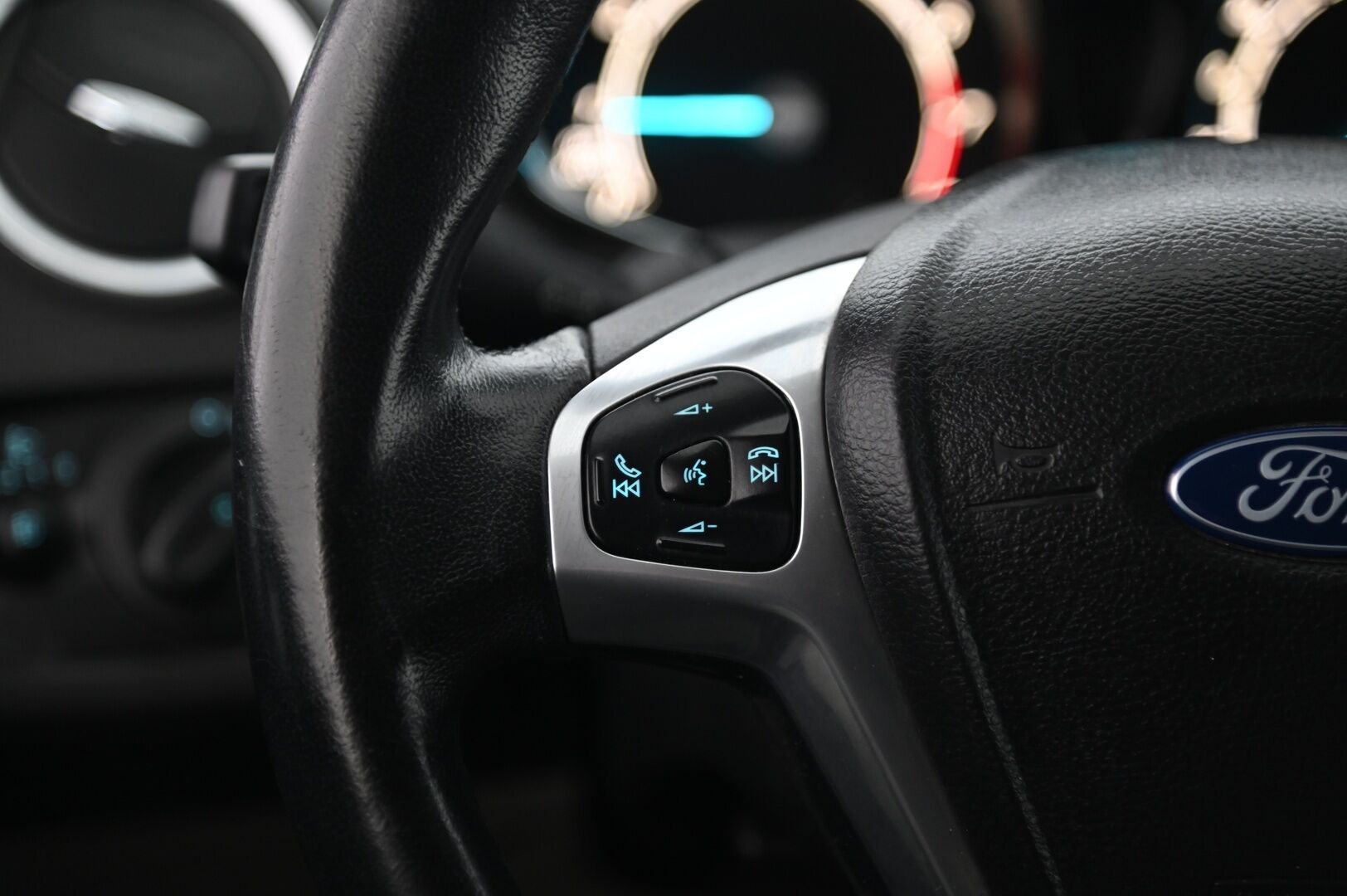 Ford Fiesta 2014 1,0 EcoBoost 125hv Start/Stop Titanium M5 5-ovinen *MYYDÄÄN HUUTOKAUPPA.COM* - https://huutokaupat.com/kohde/5671110/ford-fiesta-webasto-lammitettava-tuulilasi-2014