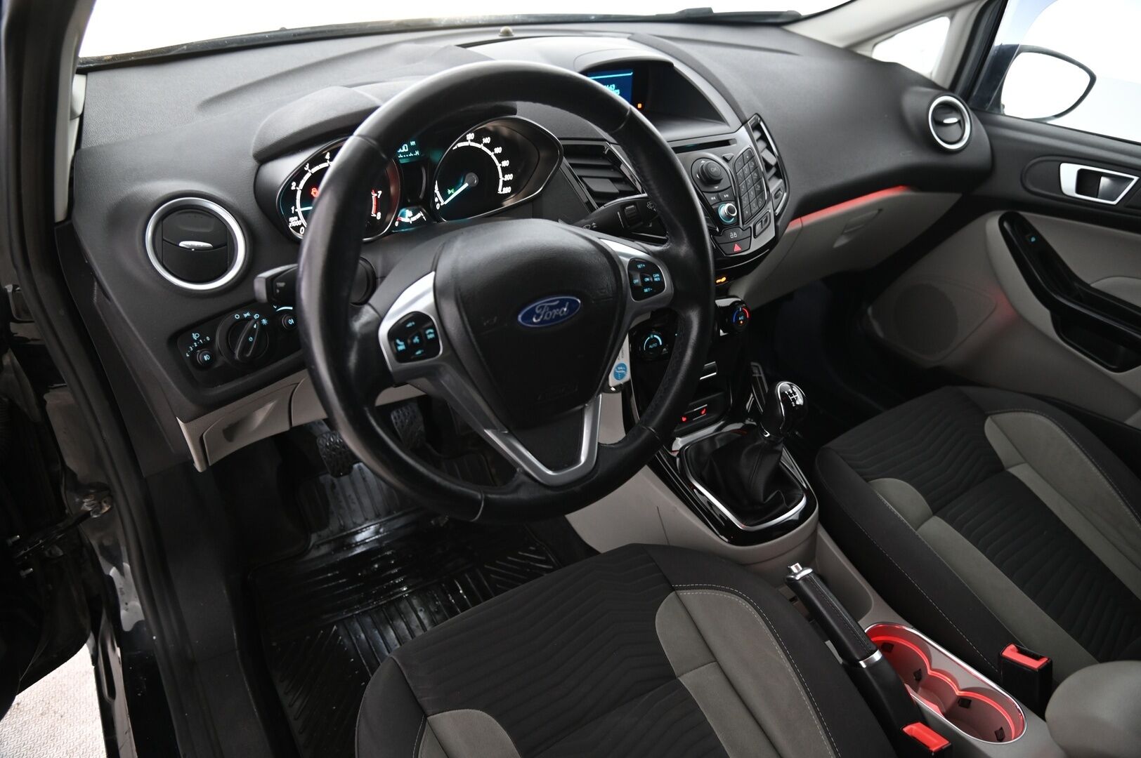 Ford Fiesta 2014 1,0 EcoBoost 125hv Start/Stop Titanium M5 5-ovinen *MYYDÄÄN HUUTOKAUPPA.COM* - https://huutokaupat.com/kohde/5671110/ford-fiesta-webasto-lammitettava-tuulilasi-2014