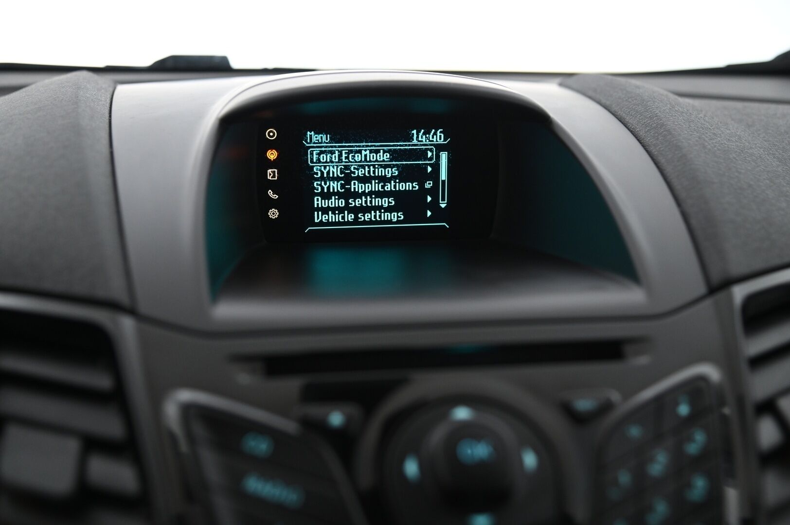 Ford Fiesta 2014 1,0 EcoBoost 125hv Start/Stop Titanium M5 5-ovinen *MYYDÄÄN HUUTOKAUPPA.COM* - https://huutokaupat.com/kohde/5671110/ford-fiesta-webasto-lammitettava-tuulilasi-2014