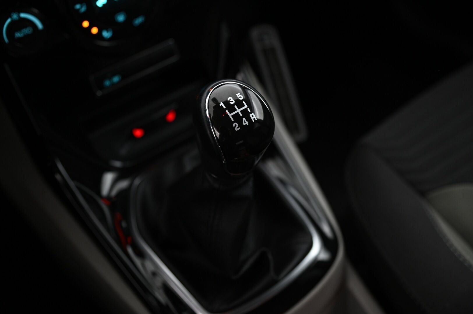 Ford Fiesta 2014 1,0 EcoBoost 125hv Start/Stop Titanium M5 5-ovinen *MYYDÄÄN HUUTOKAUPPA.COM* - https://huutokaupat.com/kohde/5671110/ford-fiesta-webasto-lammitettava-tuulilasi-2014