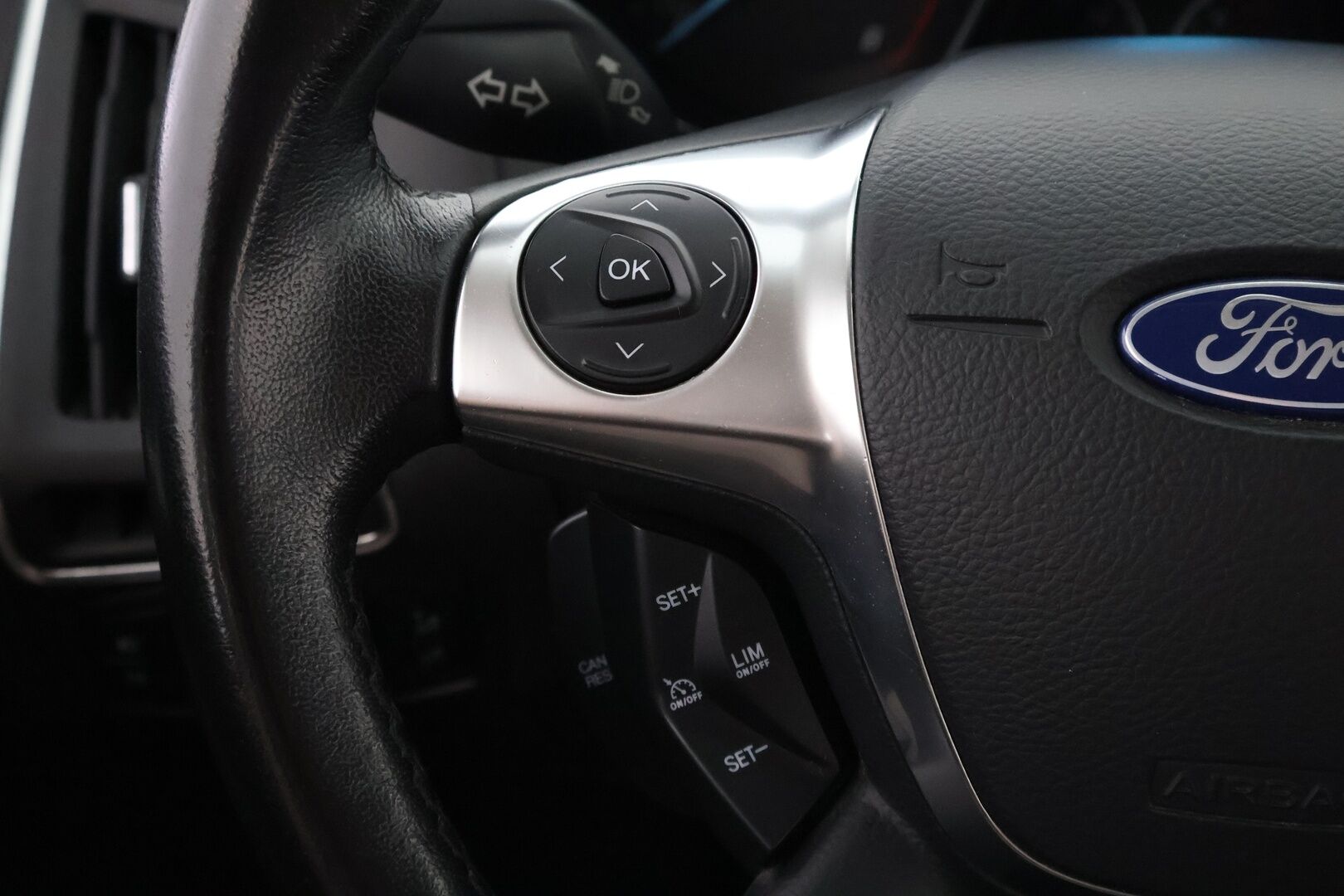 Ford Focus 2013 1,0 EcoBoost 125 hv Start/Stop Titanium M6 Wagon - Suomiauto | Vetokoukku | Vakkari | Lohko&Sisäpistoke | Aut.Ilmastointi | Jakopää tehty | Huippusiisti!