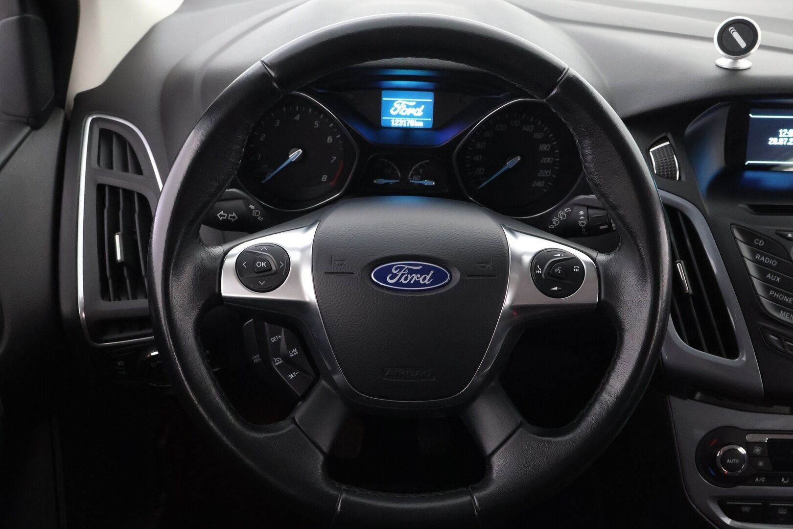 Ford Focus 2013 1,0 EcoBoost 125 hv Start/Stop Titanium M6 Wagon - Suomiauto | Vetokoukku | Vakkari | Lohko&Sisäpistoke | Aut.Ilmastointi | Jakopää tehty | Huippusiisti!