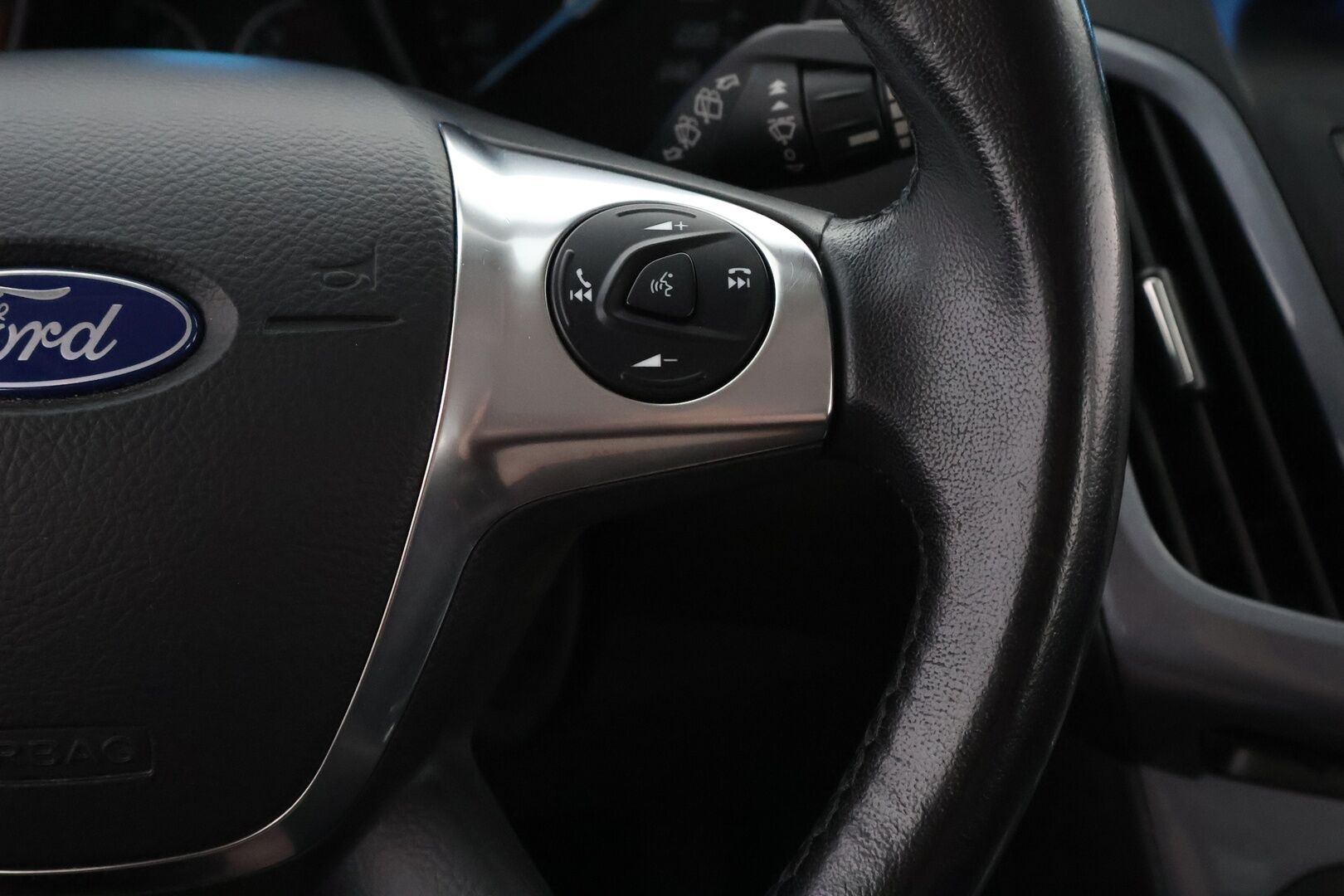 Ford Focus 2013 1,0 EcoBoost 125 hv Start/Stop Titanium M6 Wagon - Suomiauto | Vetokoukku | Vakkari | Lohko&Sisäpistoke | Aut.Ilmastointi | Jakopää tehty | Huippusiisti!