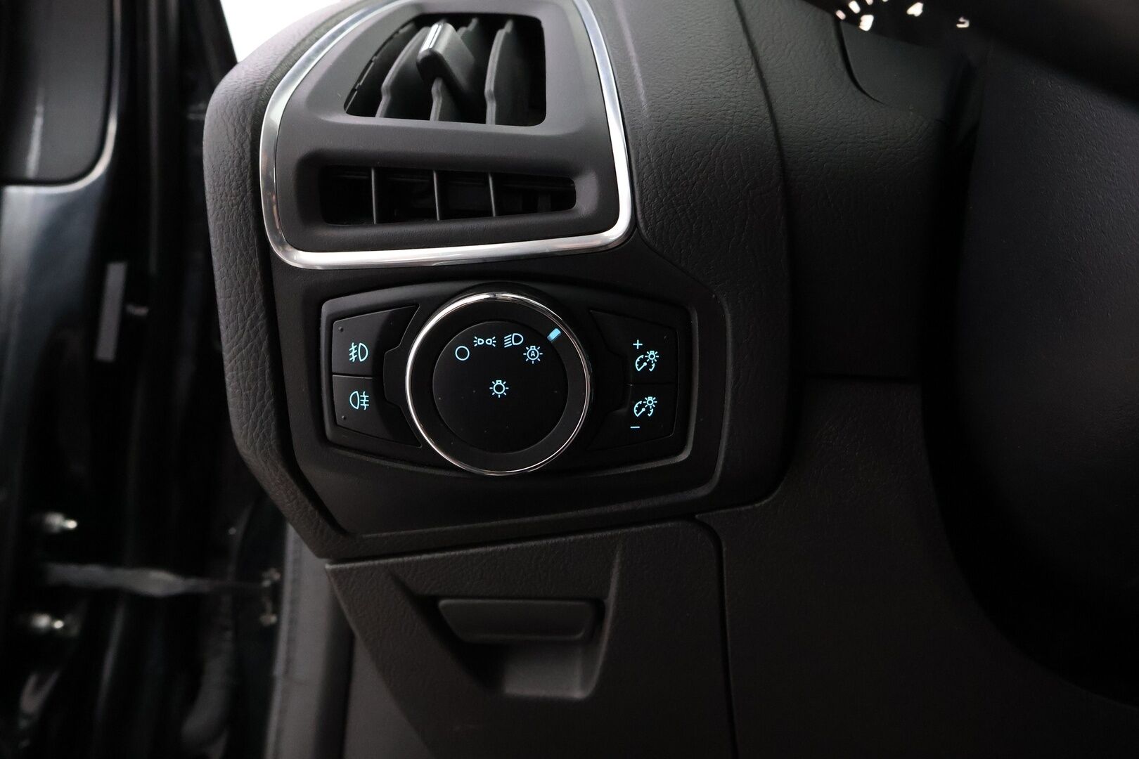 Ford Focus 2013 1,0 EcoBoost 125 hv Start/Stop Titanium M6 Wagon - Suomiauto | Vetokoukku | Vakkari | Lohko&Sisäpistoke | Aut.Ilmastointi | Jakopää tehty | Huippusiisti!
