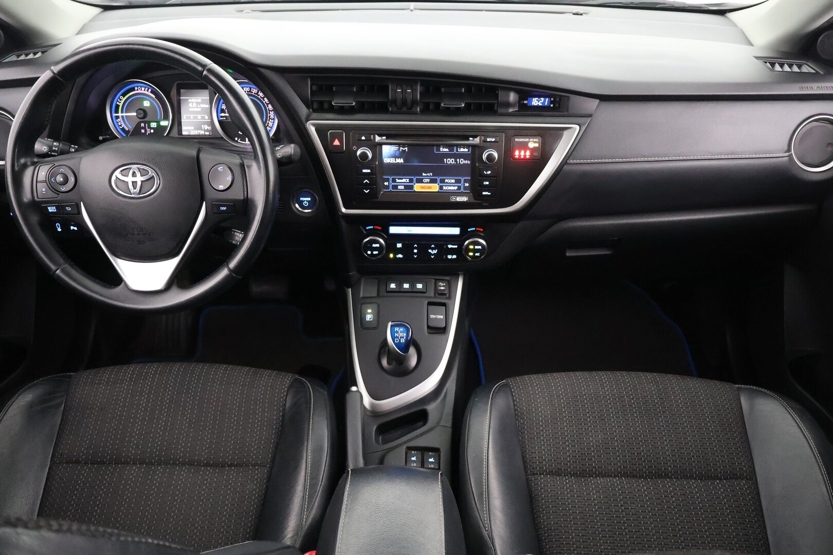 Toyota Auris 2014 Touring Sports 1,8 Hybrid Premium - 2-om Suomi-auto | Hyvä huoltohistoria | Kattavasti varusteltu | Tulossa myyntiin, kysy lisätiedot myyjältä! 