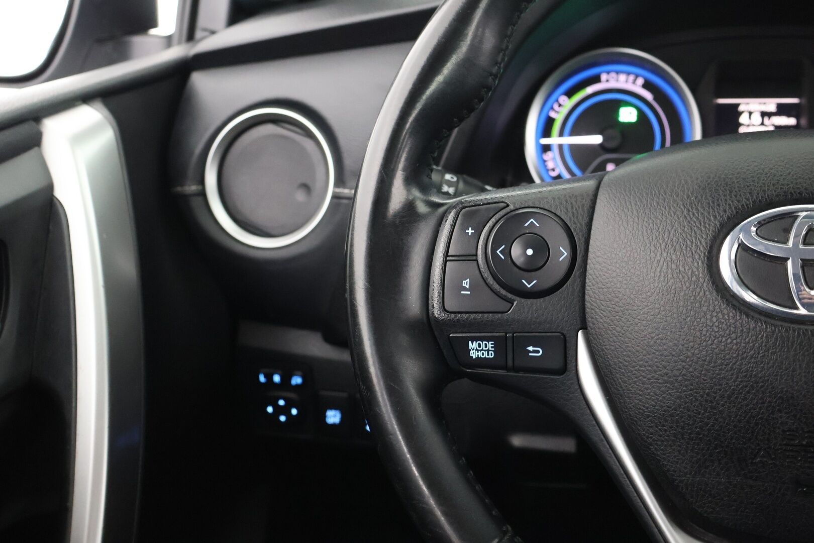 Toyota Auris 2014 Touring Sports 1,8 Hybrid Premium - 2-om Suomi-auto | Hyvä huoltohistoria | Kattavasti varusteltu | Tulossa myyntiin, kysy lisätiedot myyjältä! 