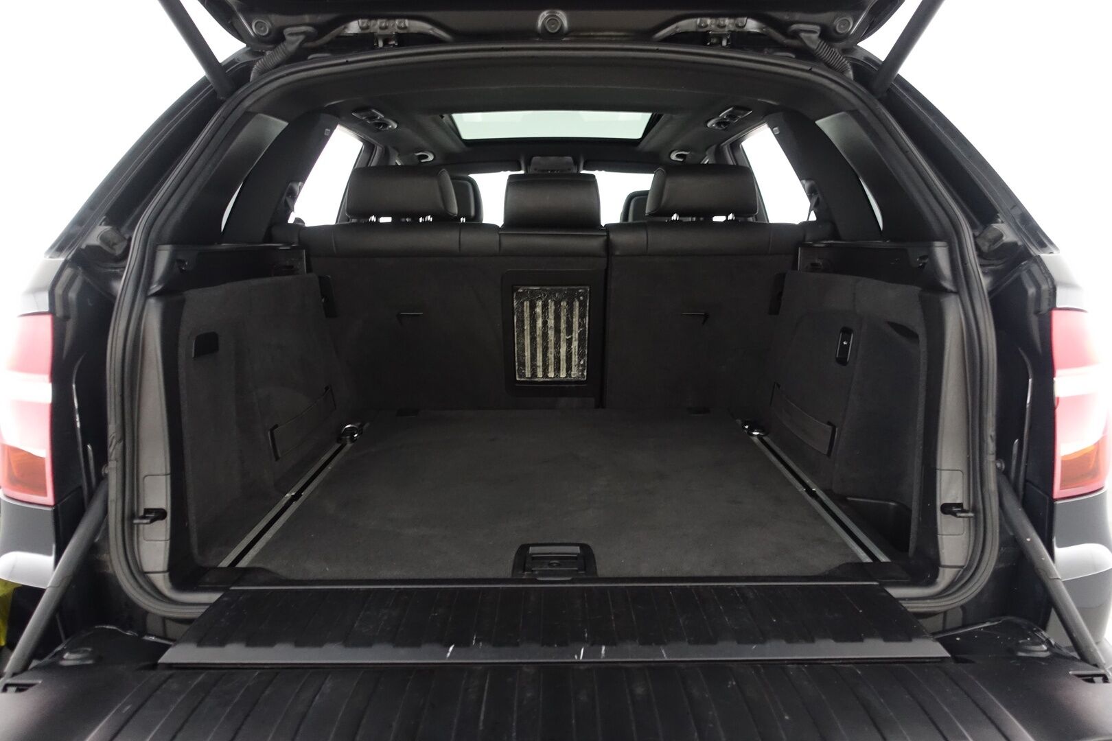 BMW X5 2010 xDrive35d A E70 SAV - Juuri tullut! | HUD | Panorama | Webasto | Muistinahat | Vetokoukku | HiFi | Tutkat | Prof.navi | Comfort Access | Sporttipenkit | Adapt. Xenon | Sporttialusta | Bluetooth | 2X Renkaat & Vanteet |