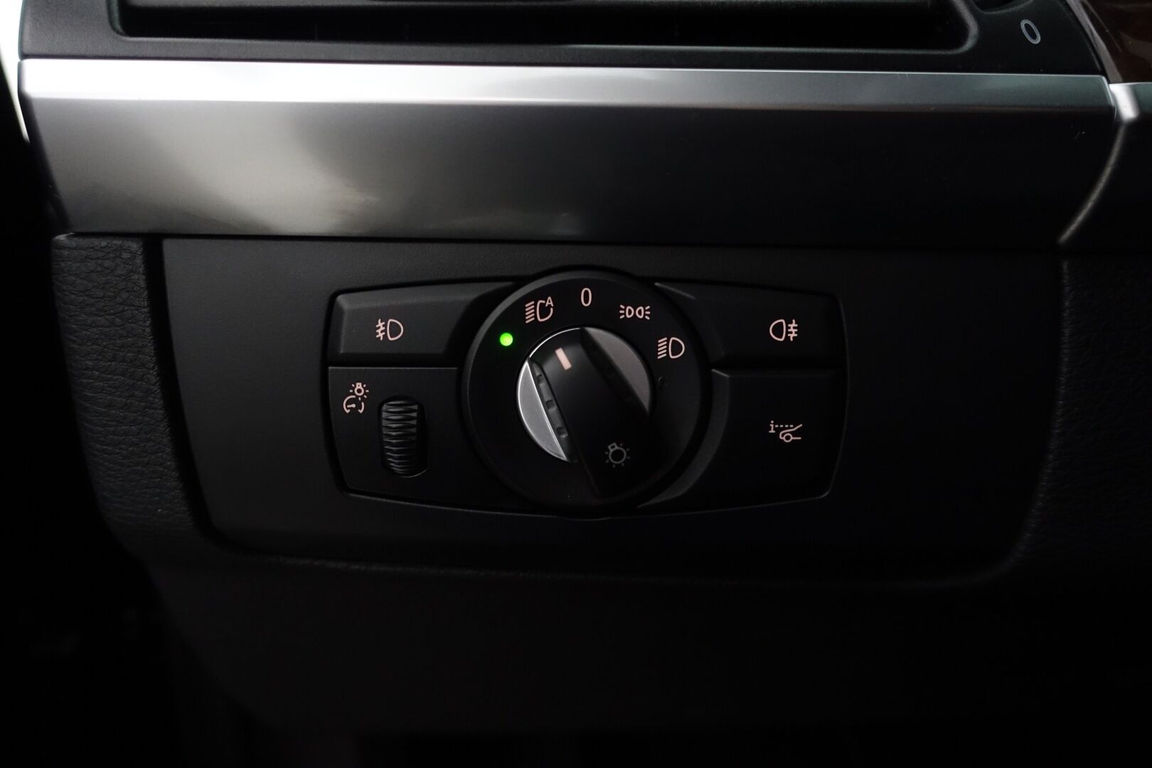 BMW X5 2010 xDrive35d A E70 SAV - Juuri tullut! | HUD | Panorama | Webasto | Muistinahat | Vetokoukku | HiFi | Tutkat | Prof.navi | Comfort Access | Sporttipenkit | Adapt. Xenon | Sporttialusta | Bluetooth | 2X Renkaat & Vanteet |