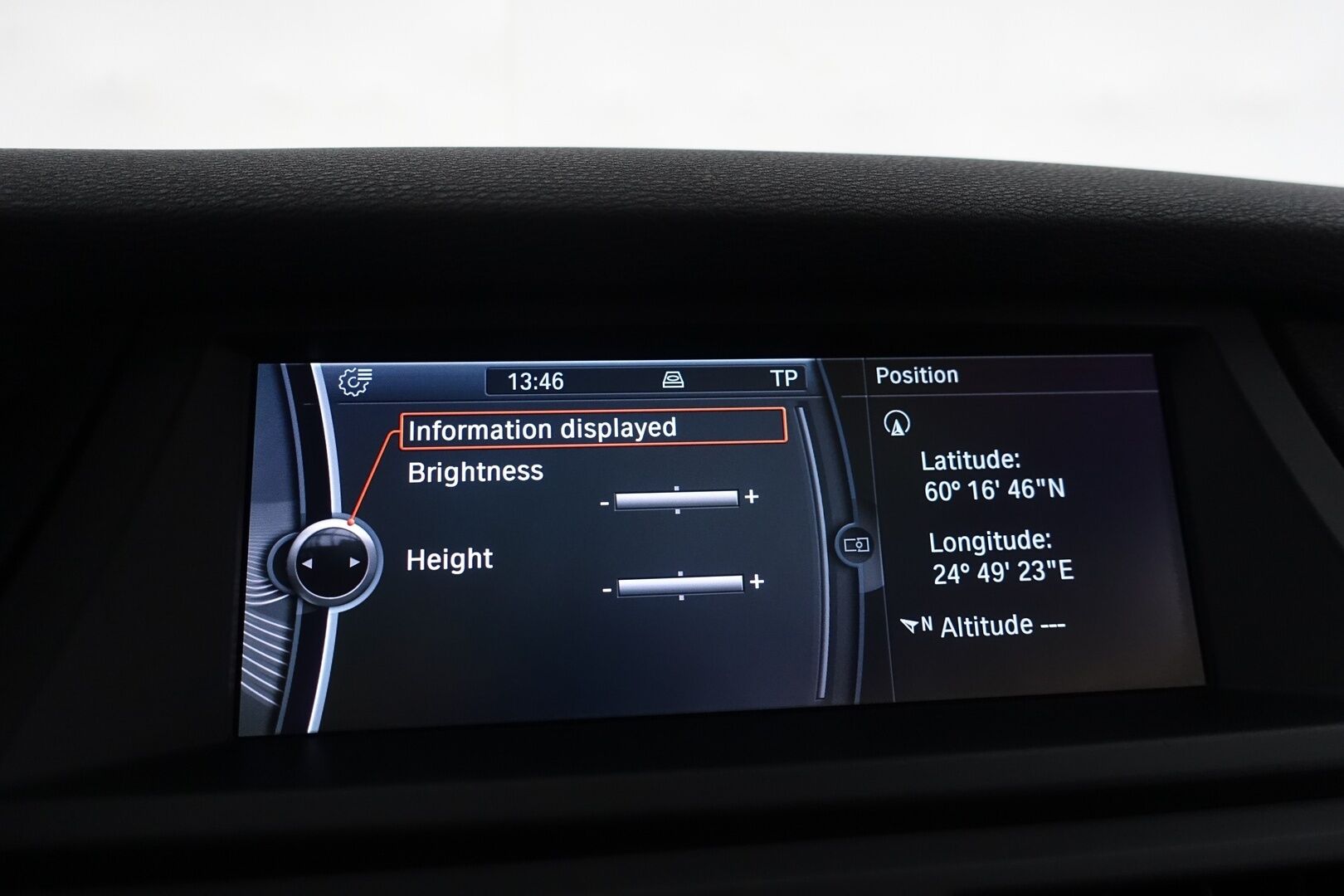 BMW X5 2010 xDrive35d A E70 SAV - Juuri tullut! | HUD | Panorama | Webasto | Muistinahat | Vetokoukku | HiFi | Tutkat | Prof.navi | Comfort Access | Sporttipenkit | Adapt. Xenon | Sporttialusta | Bluetooth | 2X Renkaat & Vanteet |