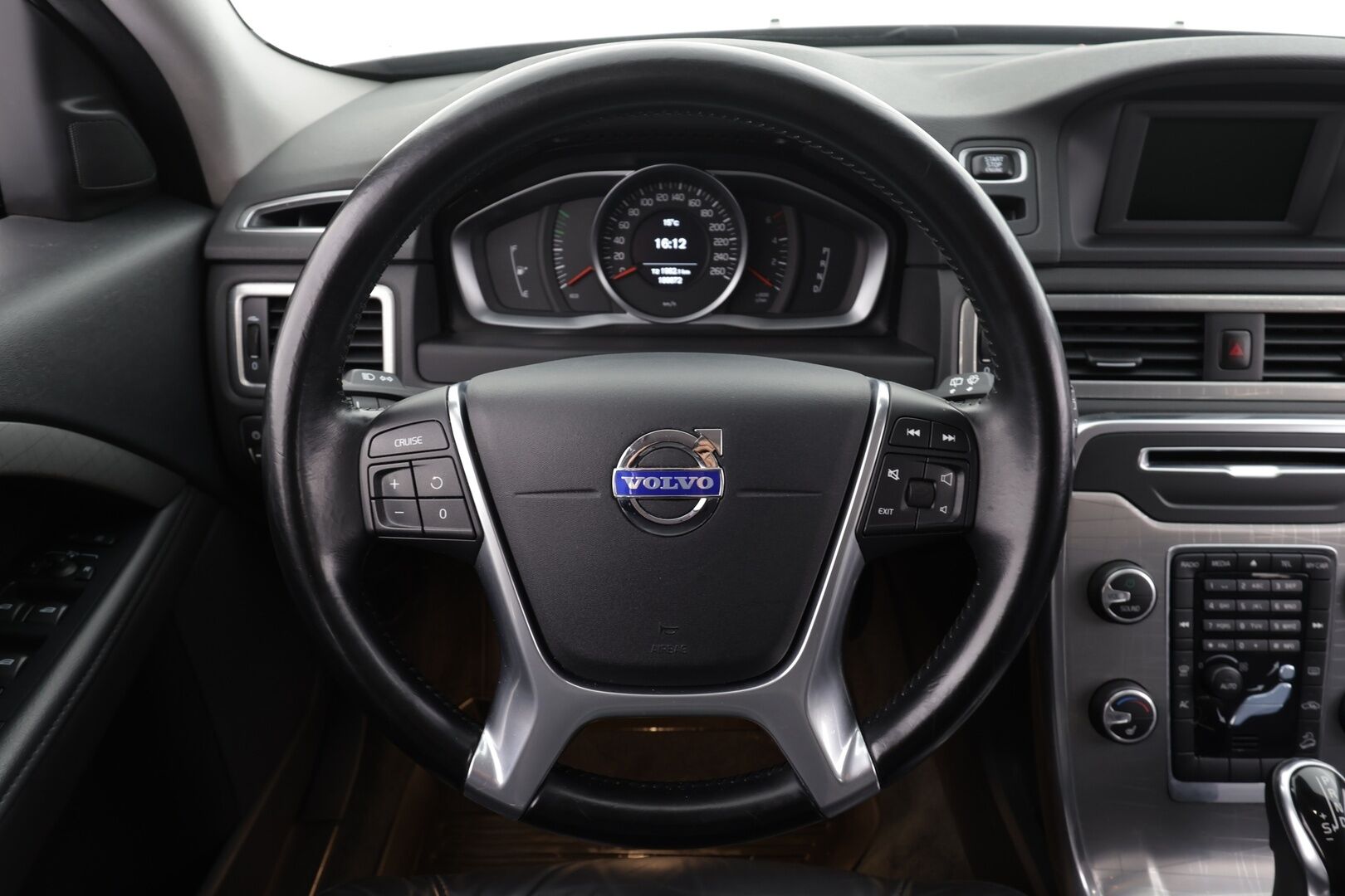 Volvo XC70 2014 D5 AWD Summum aut * Vakkari / P.tutka / Webasto / Koukku / Muistipenkki / Nahat / KeylessGo * - Suomi-auto / Kahdet renkaat aluvanteilla - HULLU BLACKWEEK KORKOTARJOUS 2,49%