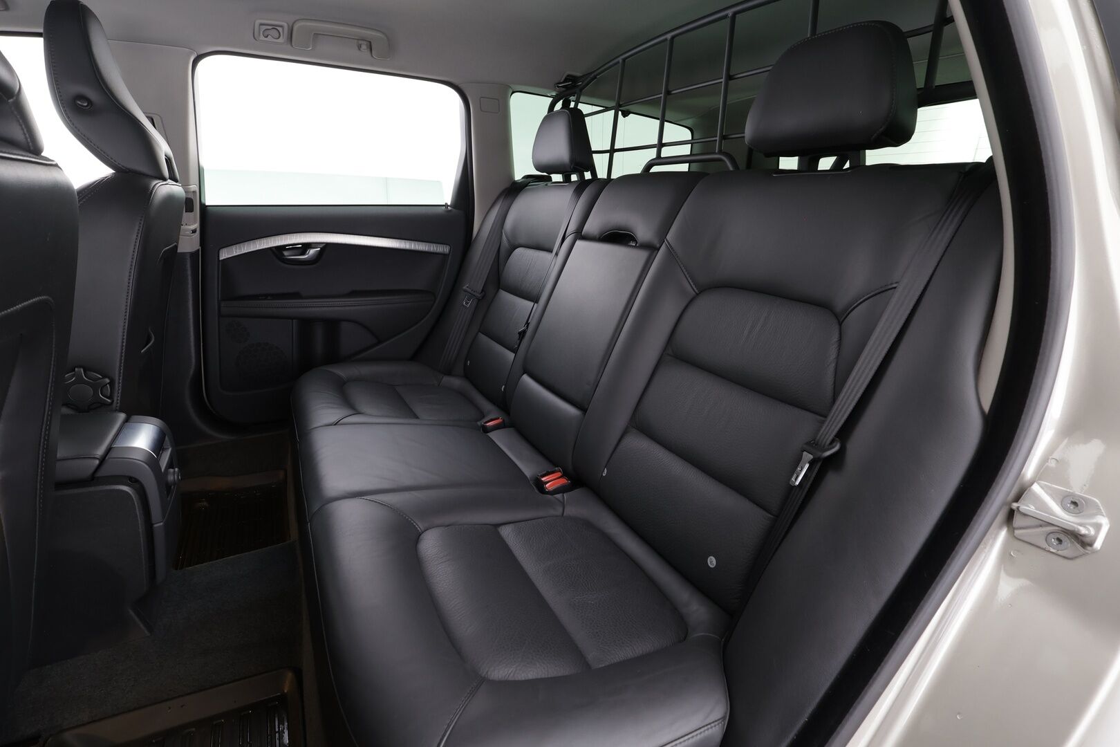 Volvo XC70 2014 D5 AWD Summum aut * Vakkari / P.tutka / Webasto / Koukku / Muistipenkki / Nahat / KeylessGo * - Suomi-auto / Kahdet renkaat aluvanteilla - HULLU BLACKWEEK KORKOTARJOUS 2,49%