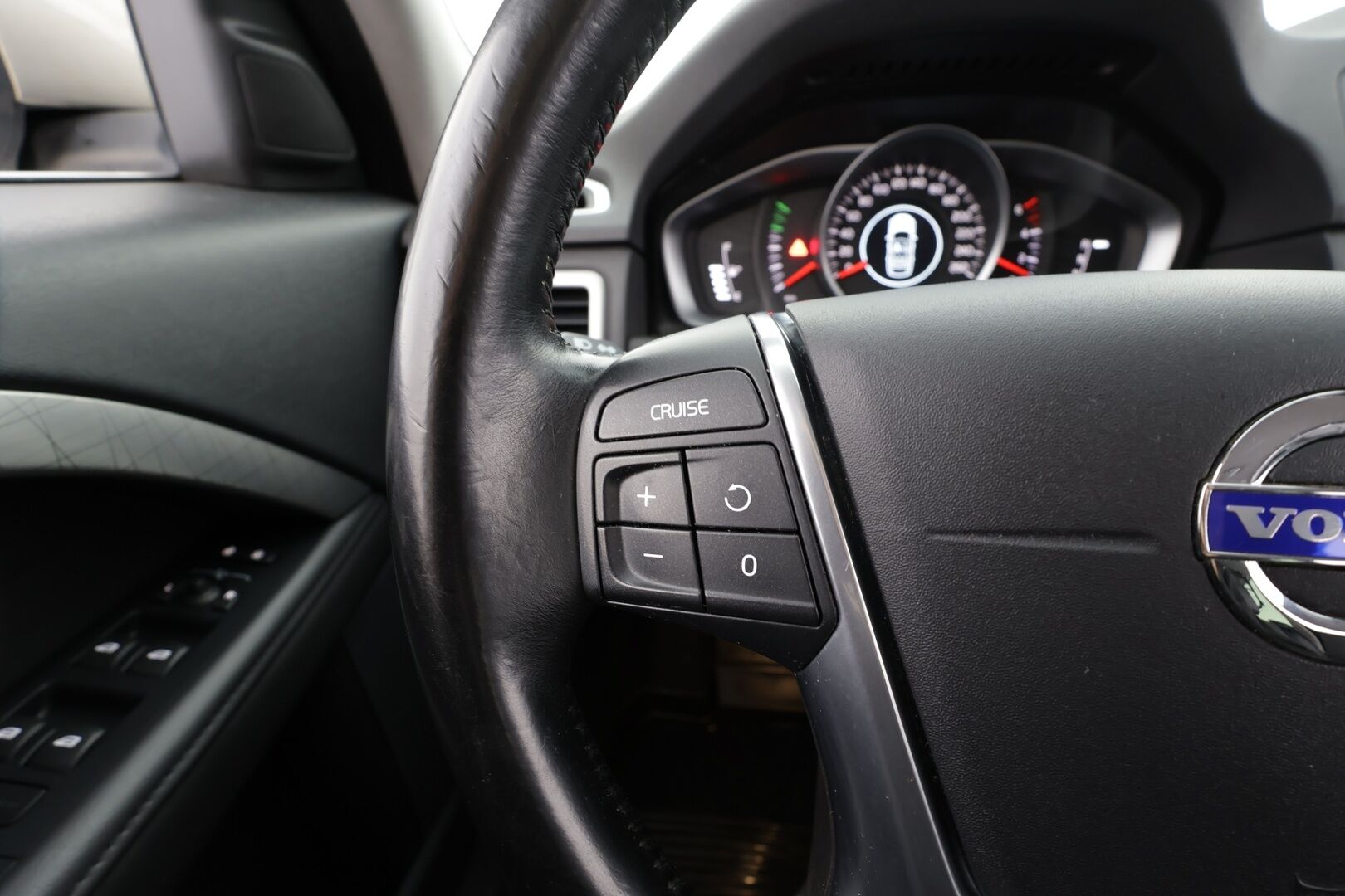 Volvo XC70 2014 D5 AWD Summum aut * Vakkari / P.tutka / Webasto / Koukku / Muistipenkki / Nahat / KeylessGo * - Suomi-auto / Kahdet renkaat aluvanteilla - HULLU BLACKWEEK KORKOTARJOUS 2,49%