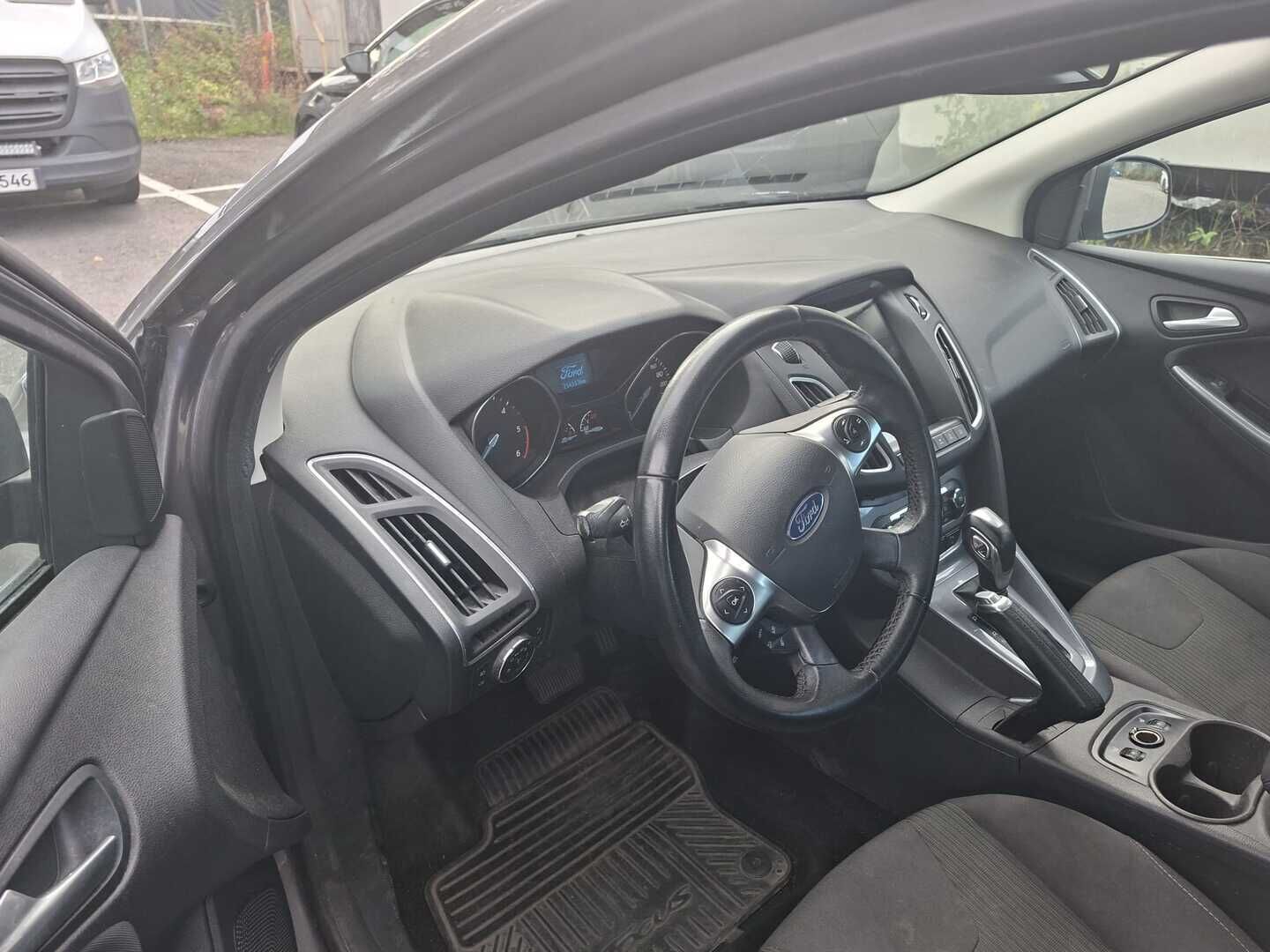 Ford Focus 2013 2,0 TDCi 140 hv PowerShift Titanium A6 5-ovinen - Myydään Yritys-Outlet! | Myydään Huutokaupat.com | Kosketus näyttö | Carplay | Tuulilasin lämmitys | Penkinlämmitys