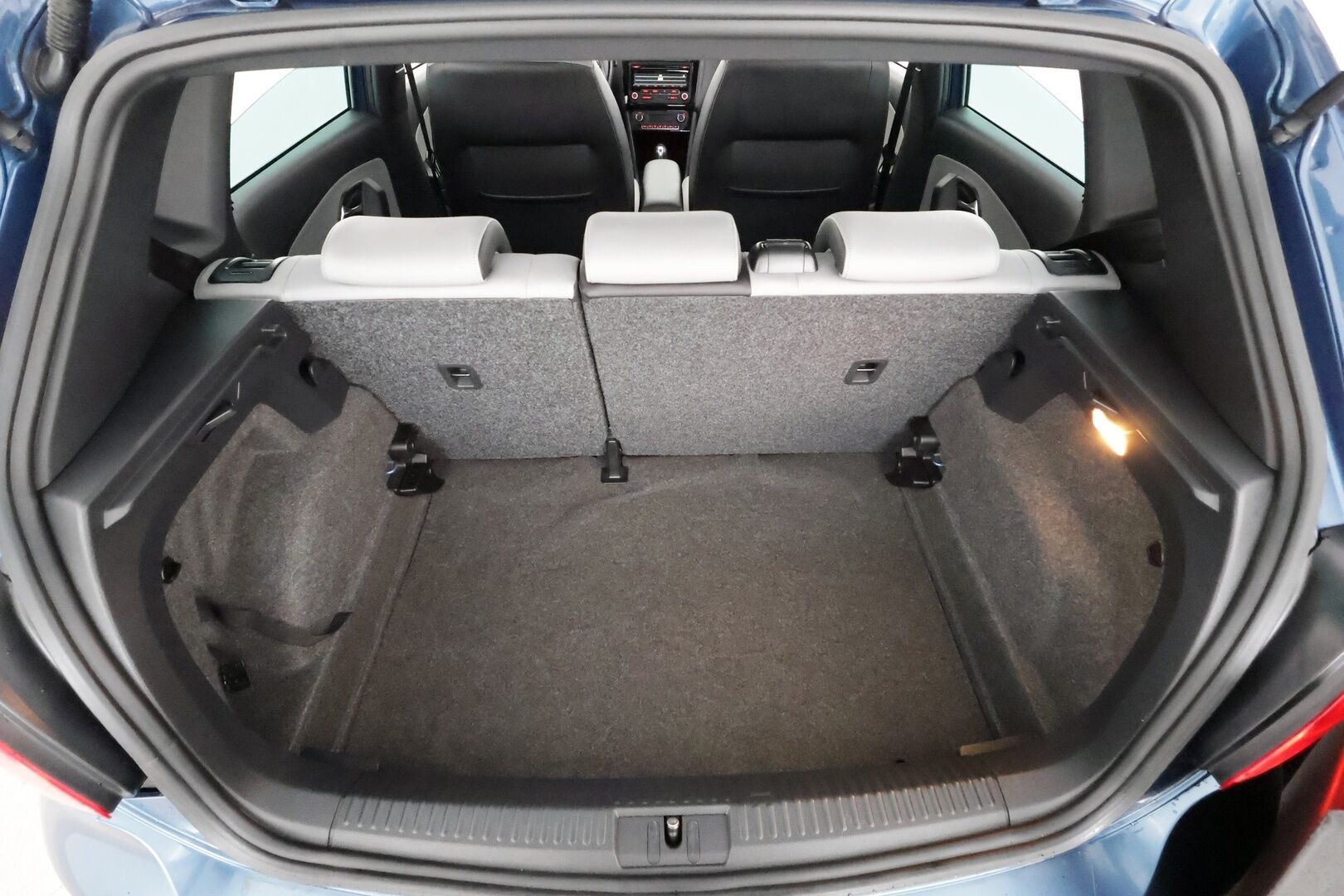 Volkswagen Polo 2014 BlueGT 1,4 TSI 103 kW (140 hv) DSG-automaatti 4-ovinen - | Lohkolämmitin | Xenon | Vakkari | CD&AUX | AC | Penkinlämmittimet | Suomi-auto | Kahdet renkaat | 
