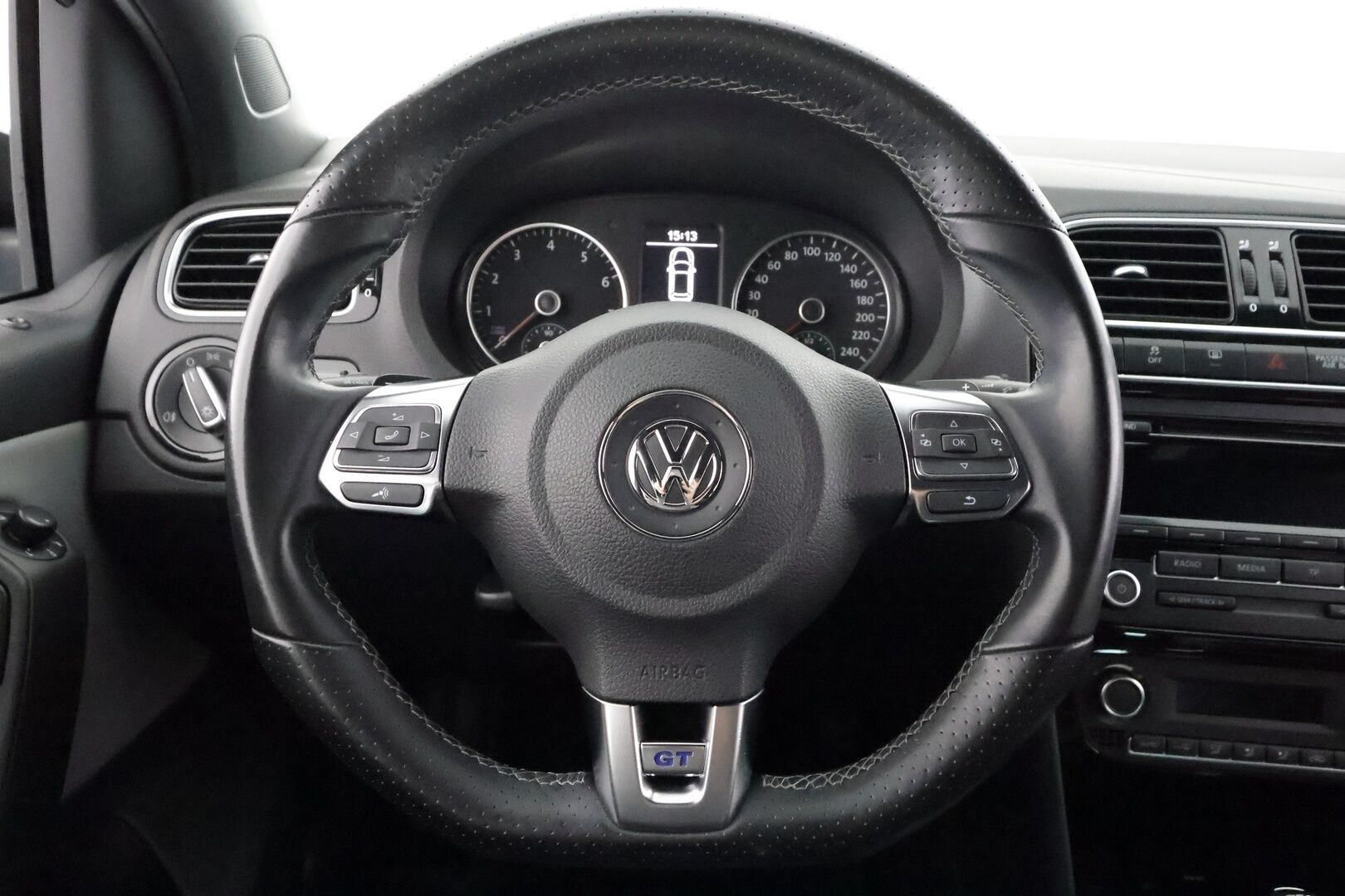 Volkswagen Polo 2014 BlueGT 1,4 TSI 103 kW (140 hv) DSG-automaatti 4-ovinen - | Lohkolämmitin | Xenon | Vakkari | CD&AUX | AC | Penkinlämmittimet | Suomi-auto | Kahdet renkaat | 