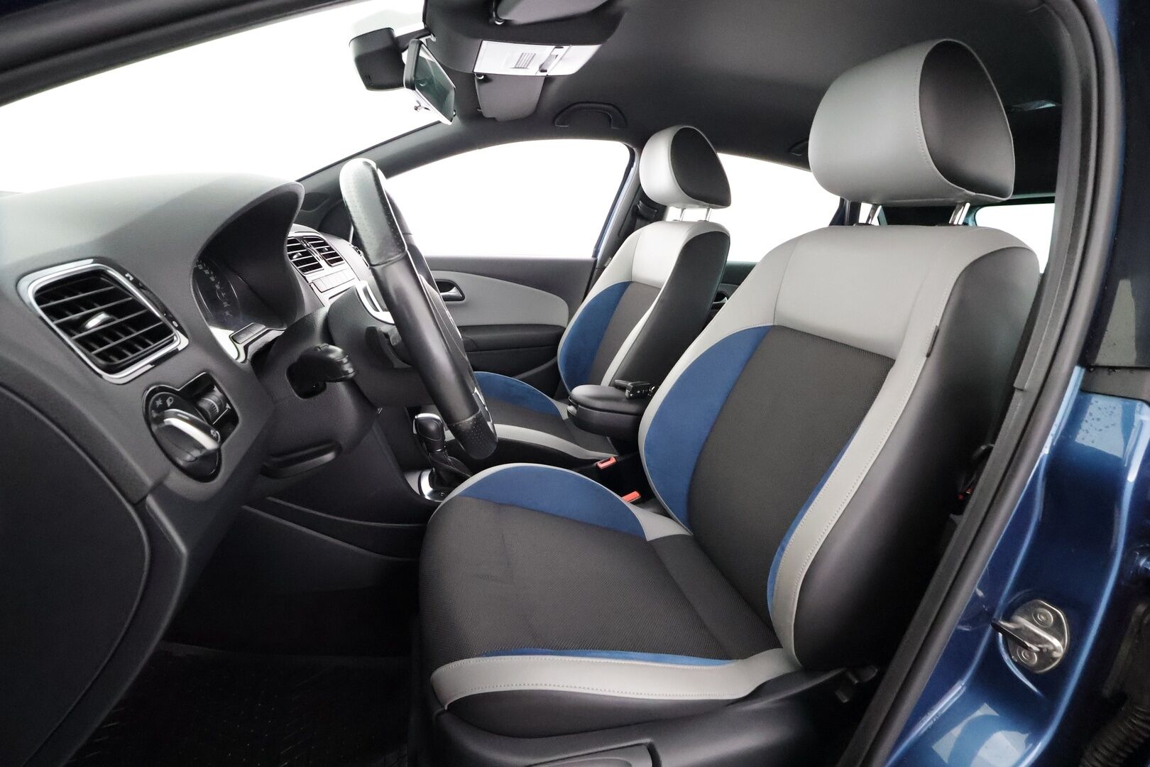 Volkswagen Polo 2014 BlueGT 1,4 TSI 103 kW (140 hv) DSG-automaatti 4-ovinen - | Lohkolämmitin | Xenon | Vakkari | CD&AUX | AC | Penkinlämmittimet | Suomi-auto | Kahdet renkaat | 