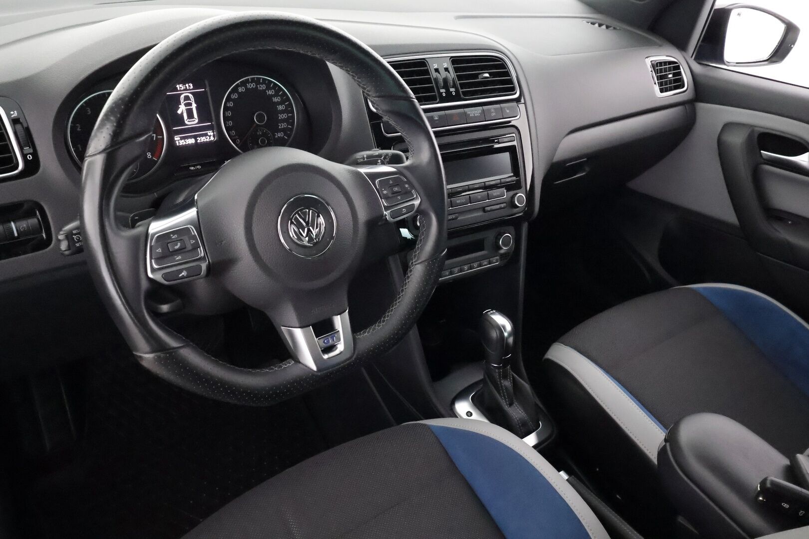 Volkswagen Polo 2014 BlueGT 1,4 TSI 103 kW (140 hv) DSG-automaatti 4-ovinen - | Lohkolämmitin | Xenon | Vakkari | CD&AUX | AC | Penkinlämmittimet | Suomi-auto | Kahdet renkaat | 