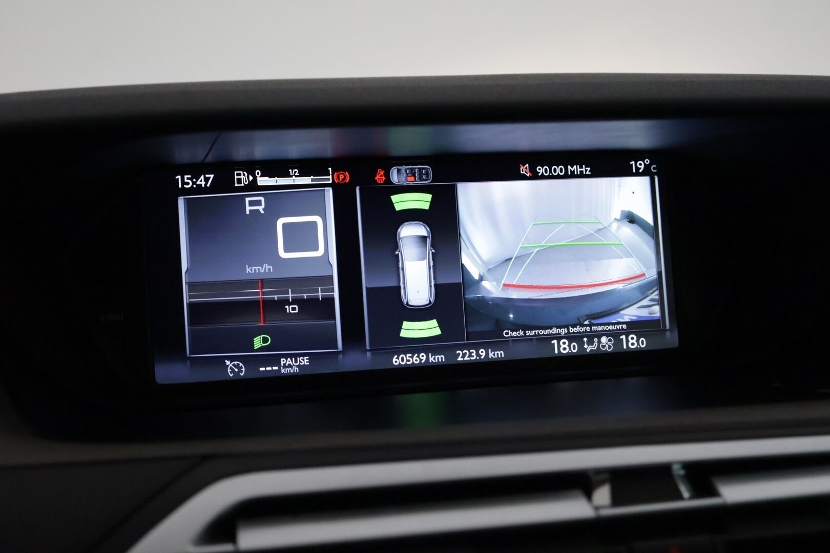 Citroen Grand C4 Picasso 2014 e-THP 165 Intensive Automaatti 7P - Suomi-auto | Huoltokirja | Lohkolämmitin | Navigointi | Peruutuskamera | Keyless