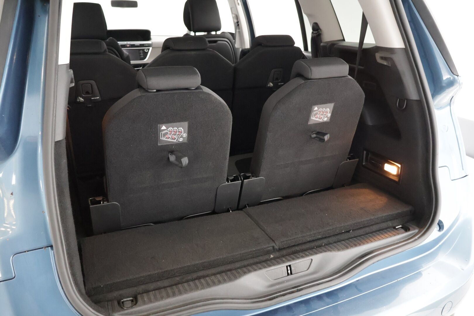 Citroen Grand C4 Picasso 2014 e-THP 165 Intensive Automaatti 7P - Suomi-auto | Huoltokirja | Lohkolämmitin | Navigointi | Peruutuskamera | Keyless