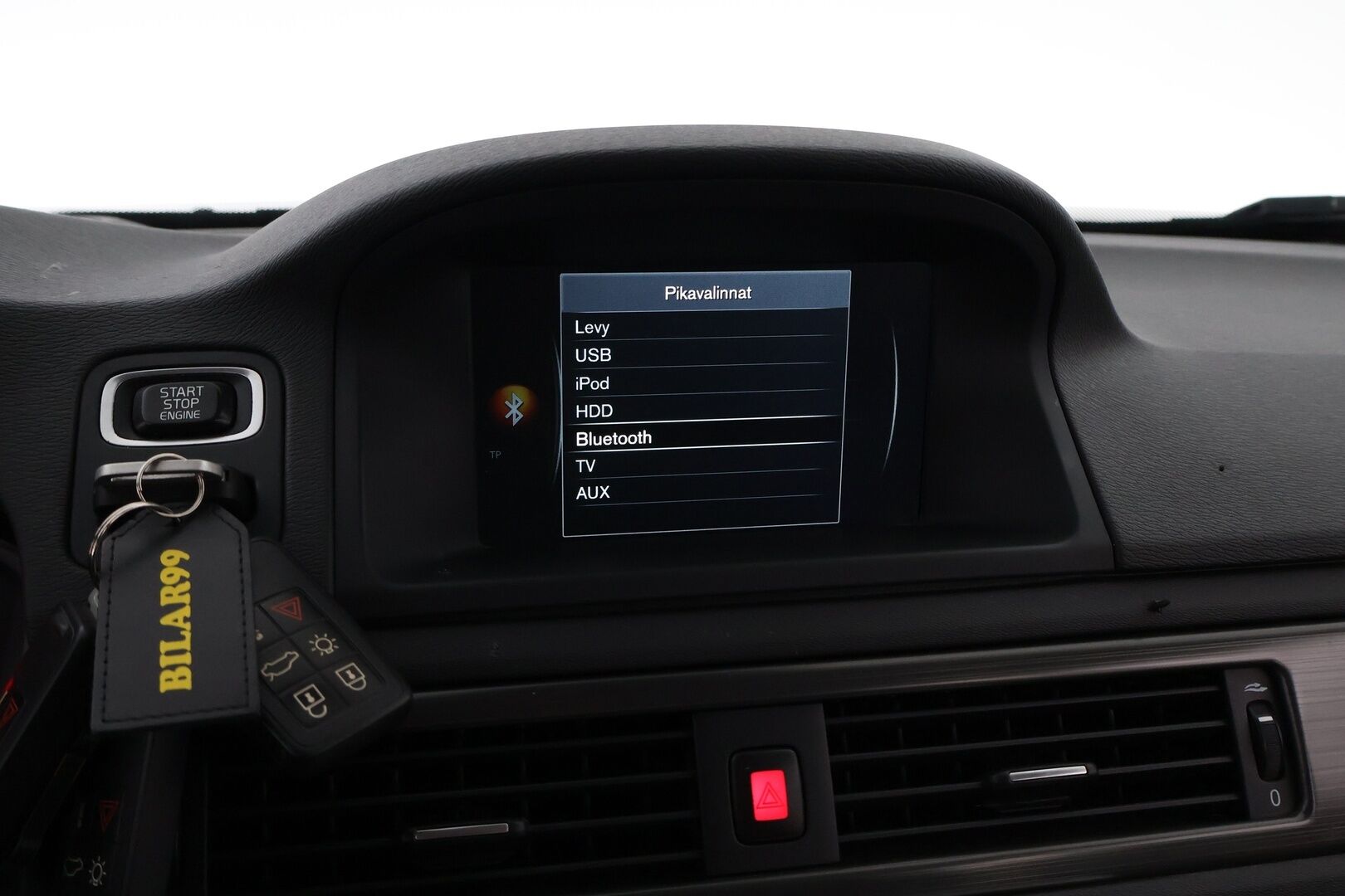 Volvo V70 2014 D4 Summum Taksi aut - Webasto / Adapt. vakkari / BLIS / Koukku / KeylessGo / Tutkat / Kattavasti varusteltu!!* *MYYDÄÄN HUUTOKAUPAT.COMISSA!!*