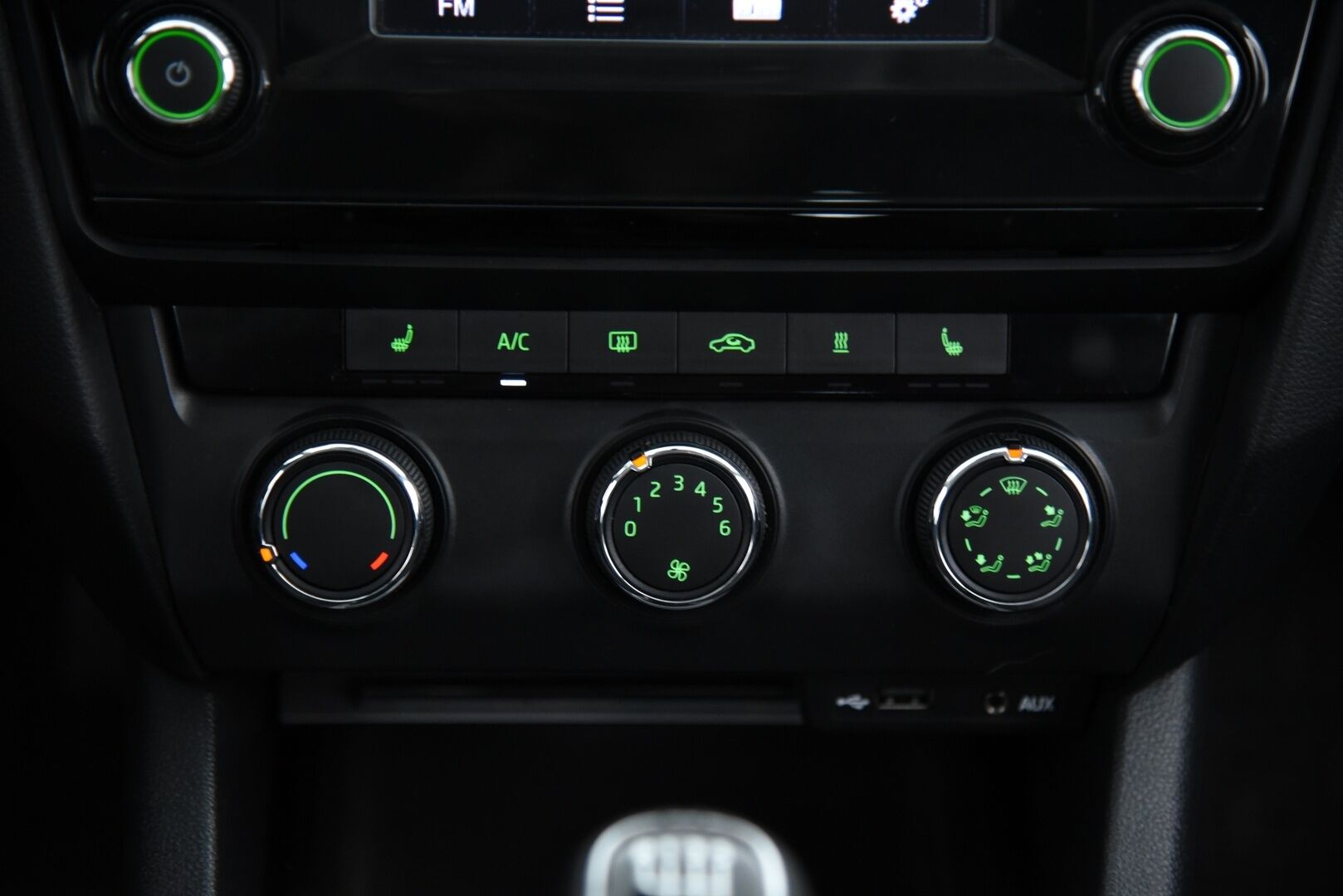 Skoda Octavia 2014 Combi 2,0 TDI 150 4x4 Ambition / Suomi-Auto / Webasto / Vakkari / Navi / Koukku - 2x mekkirenkaat / P.tutka