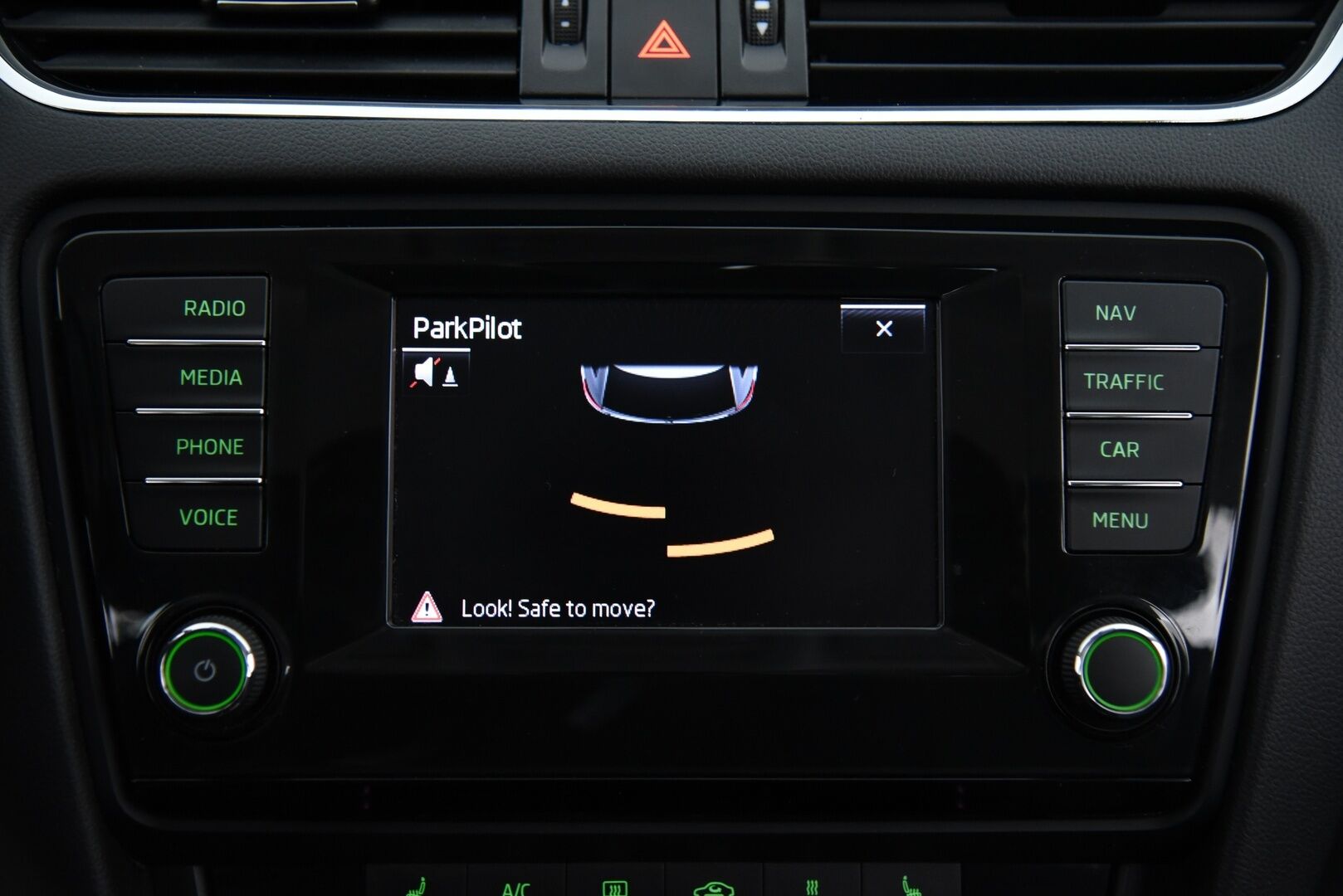 Skoda Octavia 2014 Combi 2,0 TDI 150 4x4 Ambition / Suomi-Auto / Webasto / Vakkari / Navi / Koukku - 2x mekkirenkaat / P.tutka