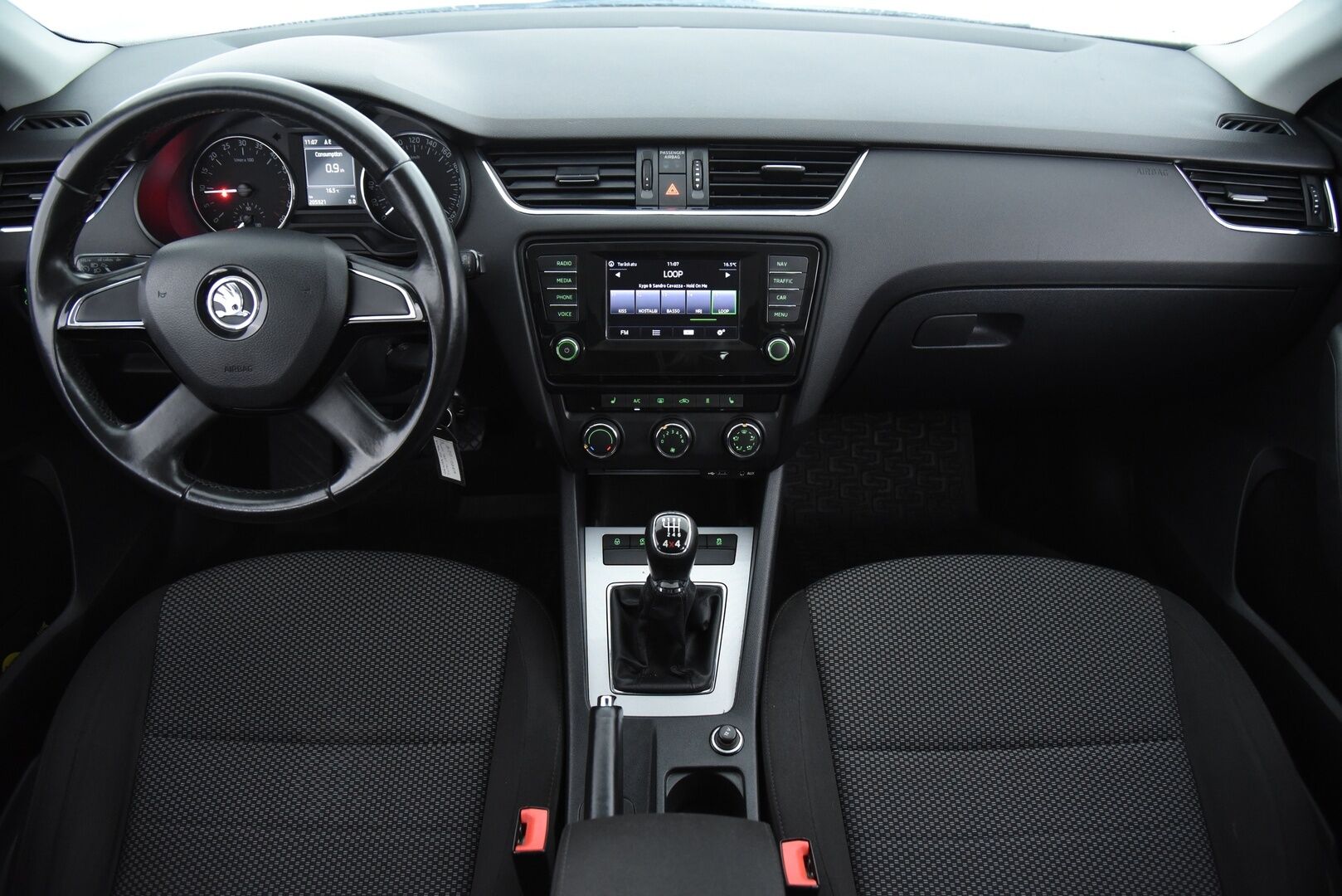 Skoda Octavia 2014 Combi 2,0 TDI 150 4x4 Ambition / Suomi-Auto / Webasto / Vakkari / Navi / Koukku - 2x mekkirenkaat / P.tutka