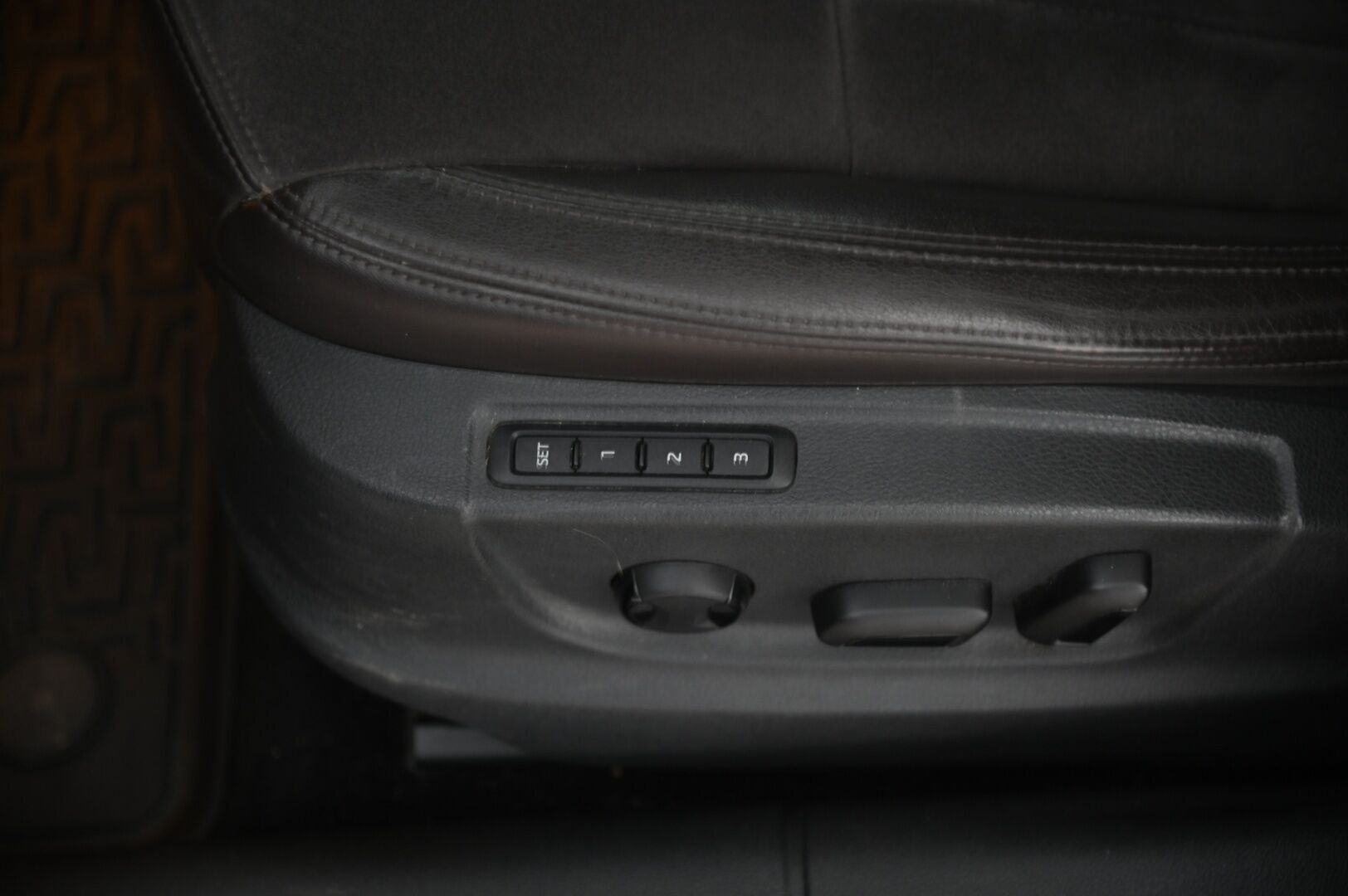 Skoda Octavia 2015 1,8 TSI L&K DSG Autom. *Myydään huutokaupat.com* - Myydään huutokaupat.com