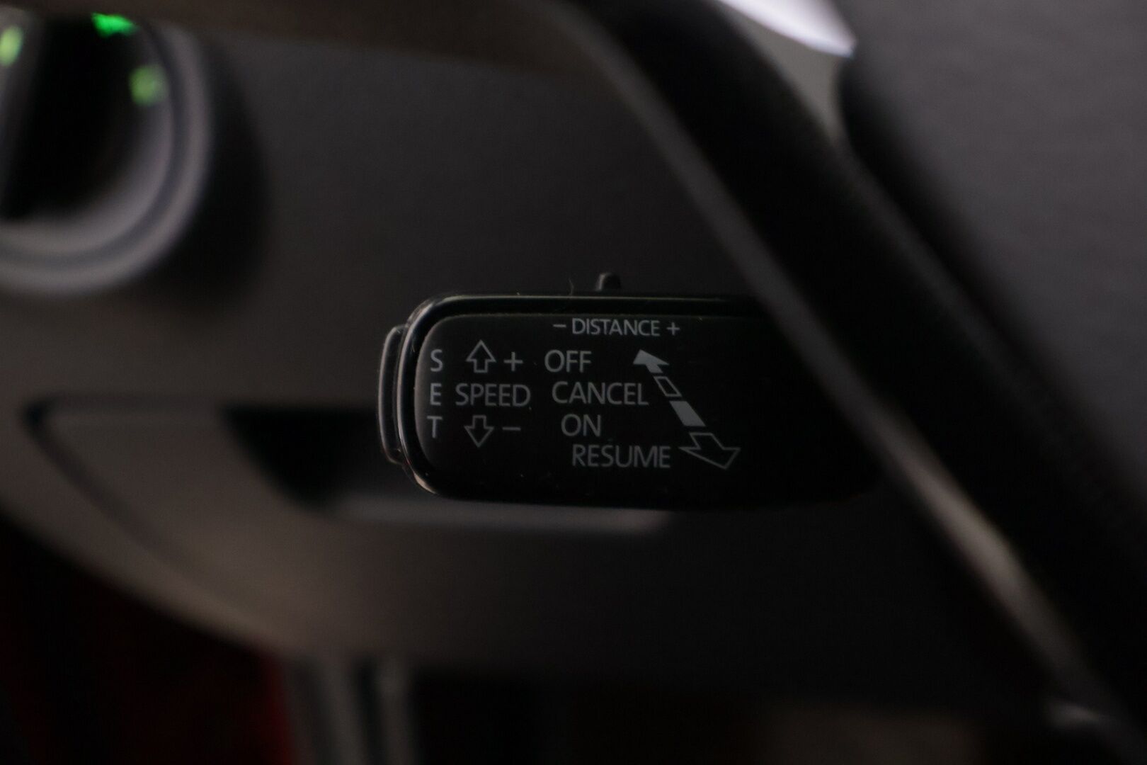 Skoda Octavia 2015 2,0 TSI RS DSG Autom * ACC / Adapt Bi-Xenon / Tutkat / Lohko+Sisälämmitin * - *Suomi-auto / Kahdet renkaat vanteineen / Pirteä RS * - HULLU BLACKWEEK KORKOTARJOUS 2,49%